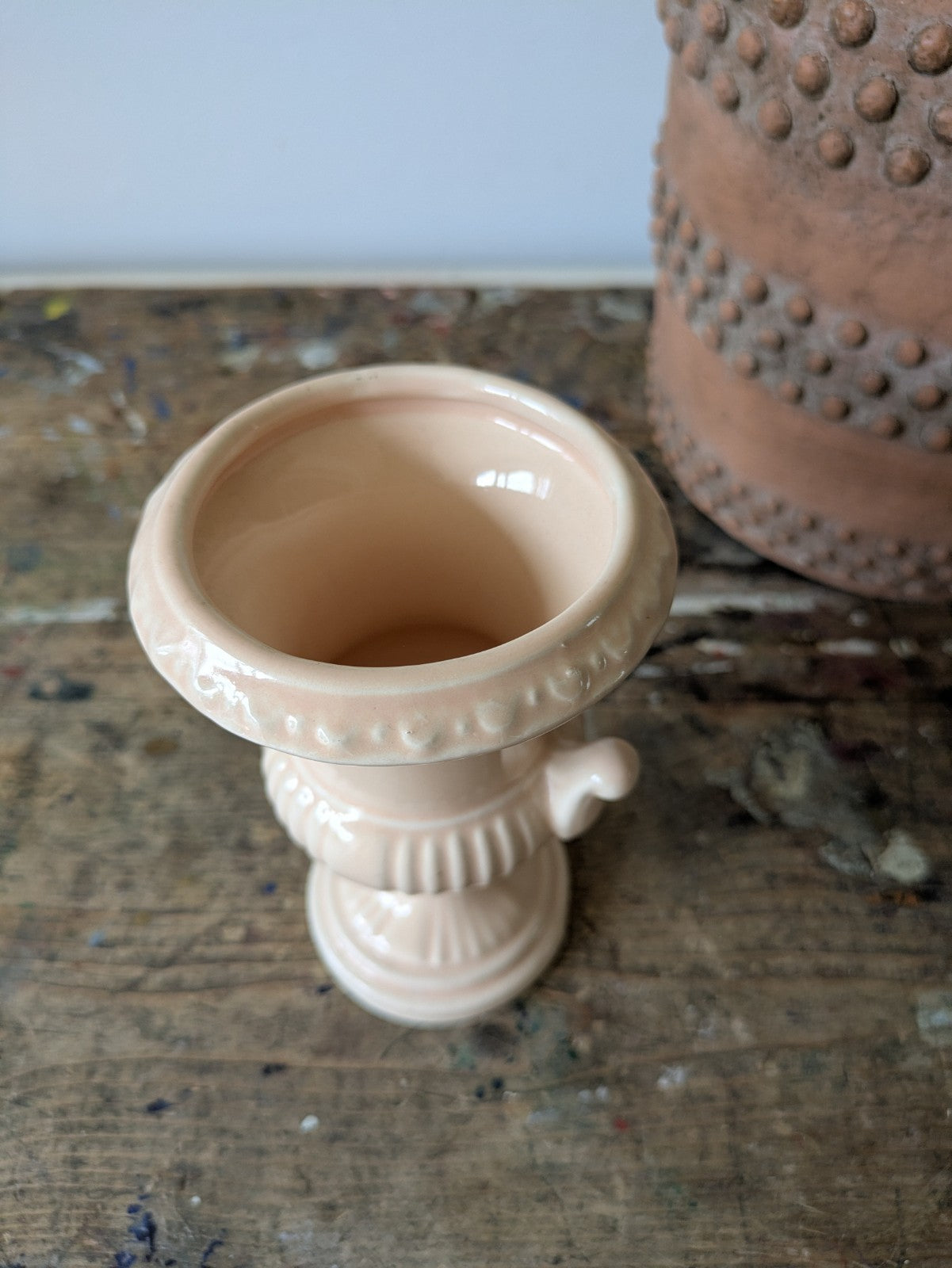 Vintage Dartmouth Pottery Peach Urn Vase Small Mini Door Mantle 13.3cm High Vgc