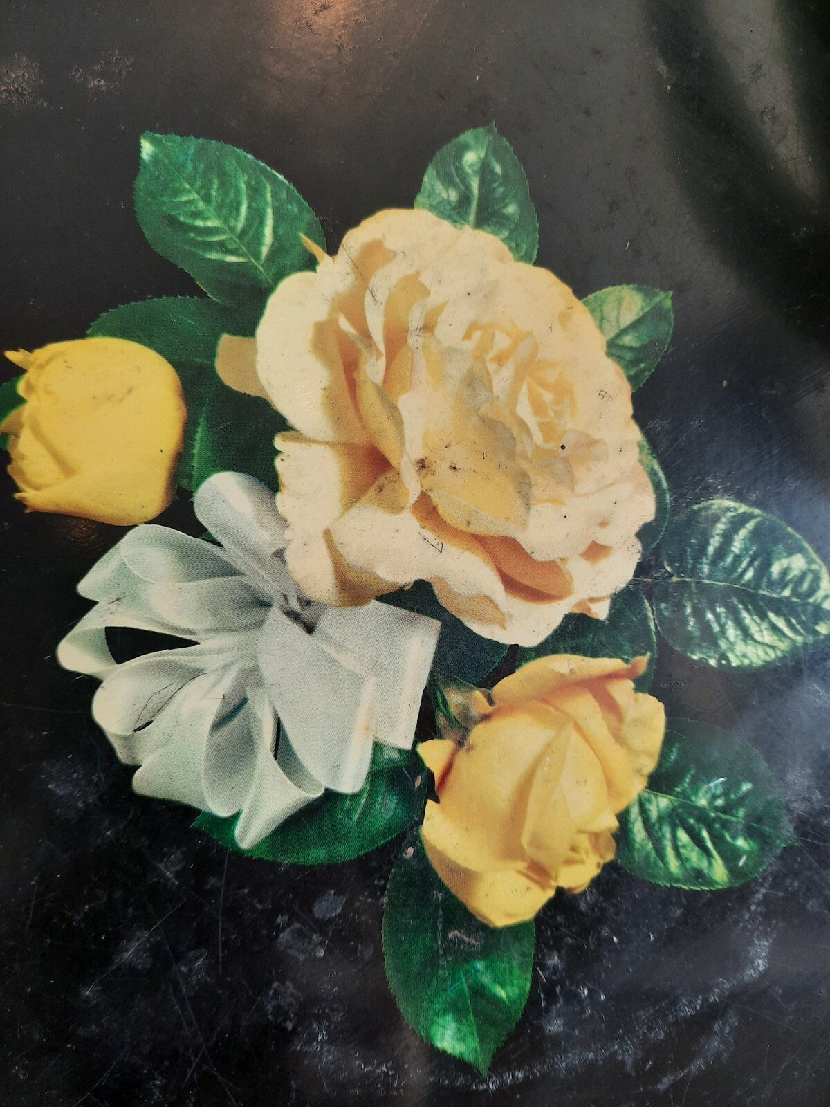 RARE 1960’s VINTAGE WORCESTER WARE PICNIC TRAY cabbage rose black metal round