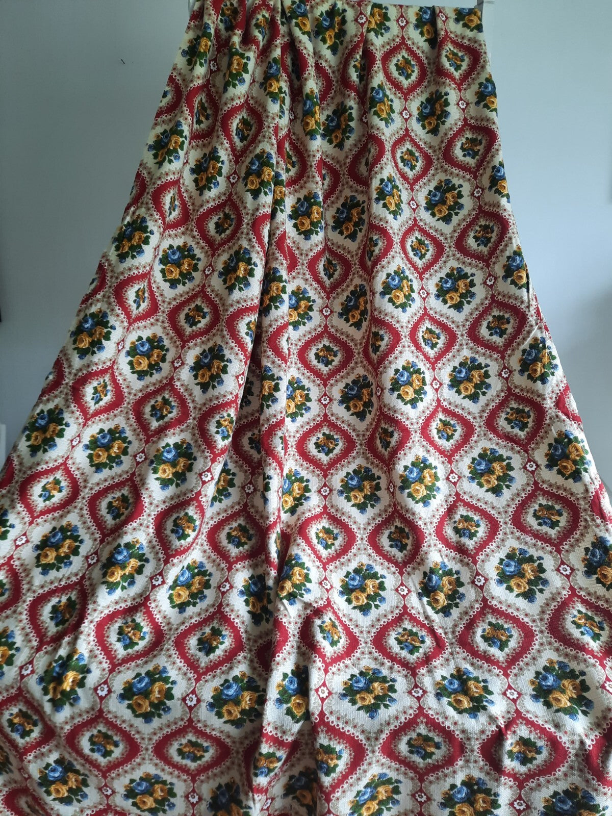 Vntg Barkcloth 50s Fabric Thick 223cmLX 113cmW Retro Rose Floral Red Prop Old 
