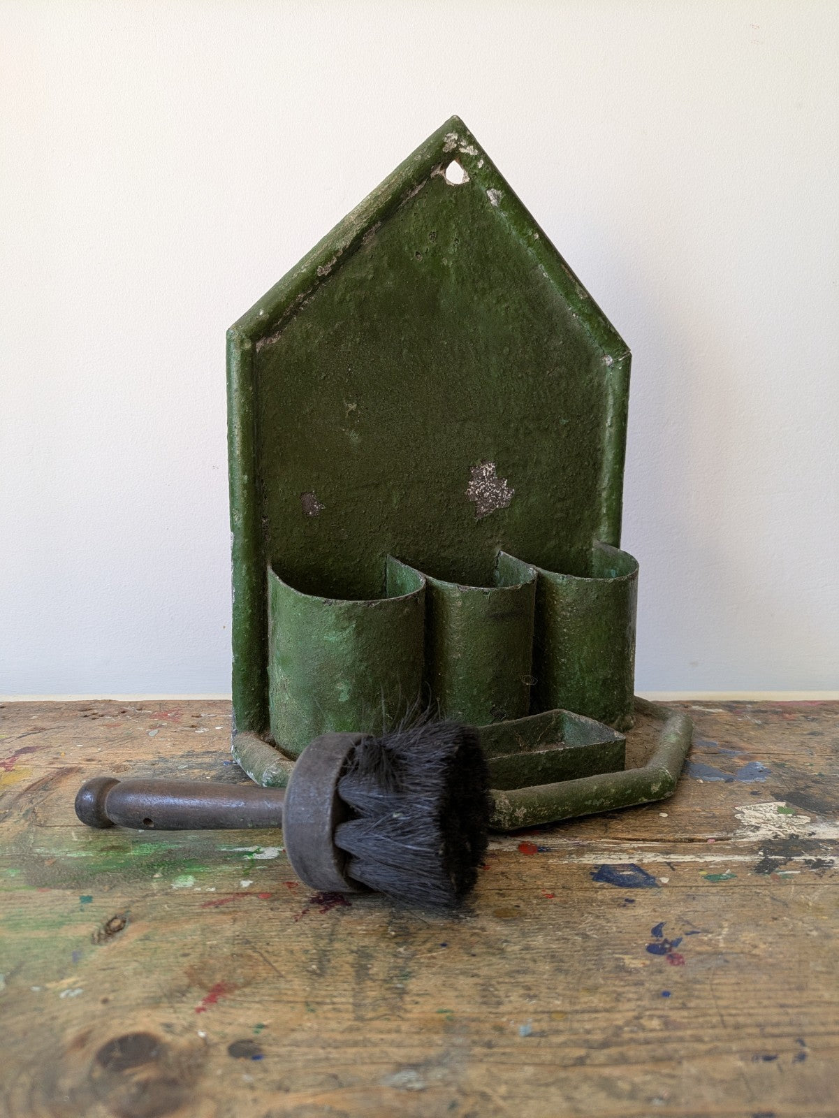 VTG Antique Arched Primitive Brush Green Metal Wall Hanging Tray Housekeeping 
