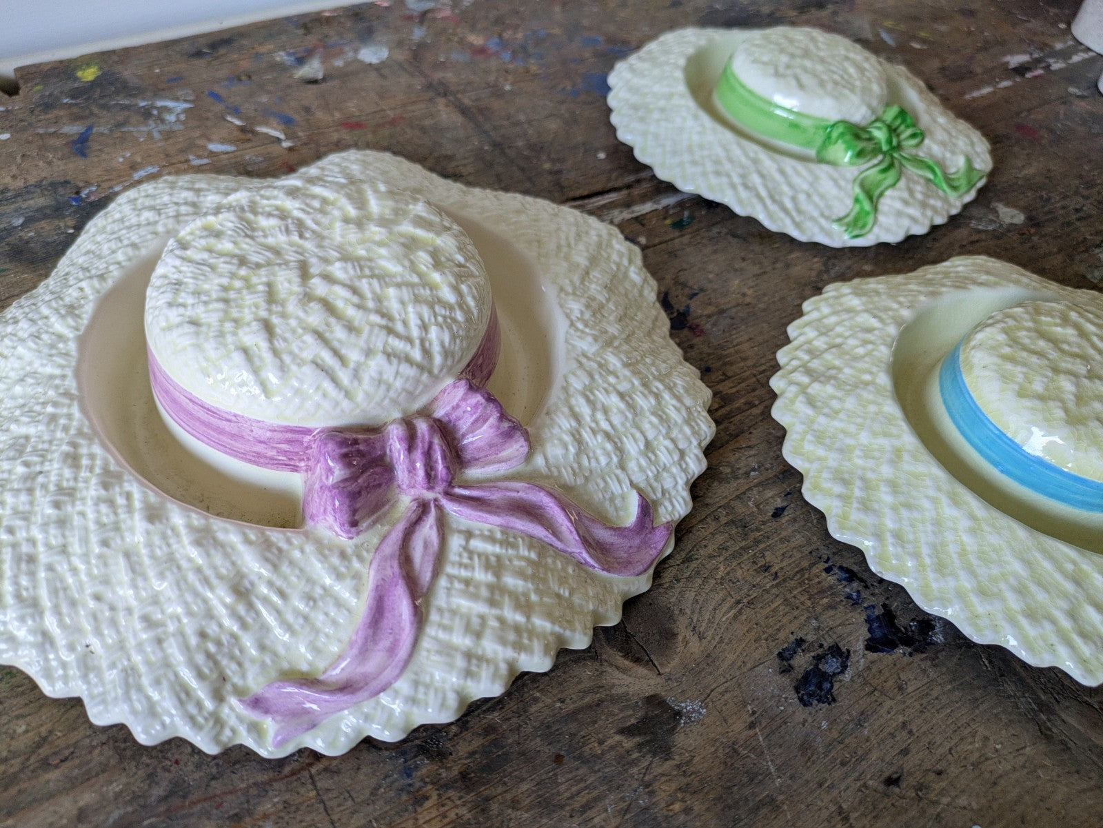 Set Of 3 VINTAGE FALCON WARE POSY HOLDER VASE HAT PINK BLUE GREEN RIBBON WALL 