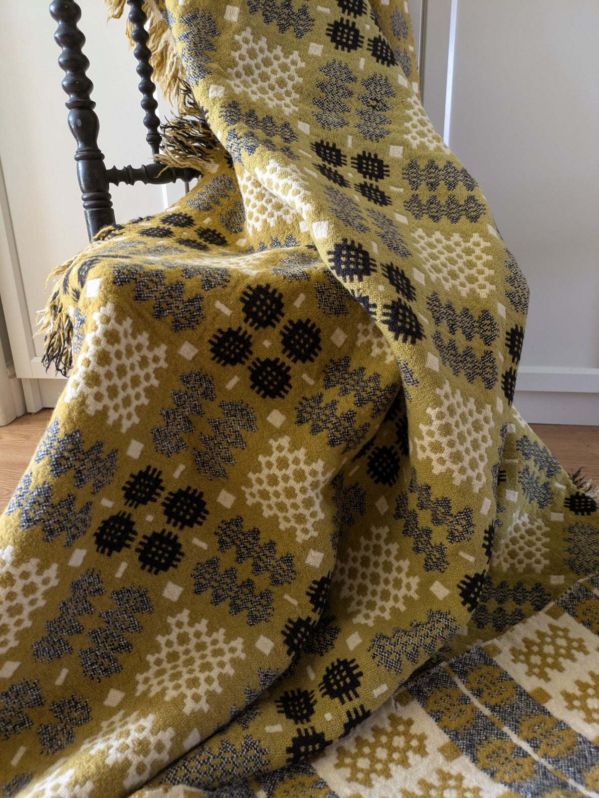Rare VTG Welsh Wool Blanket Tapestry Yellow Black White Reversible Throw Mustard