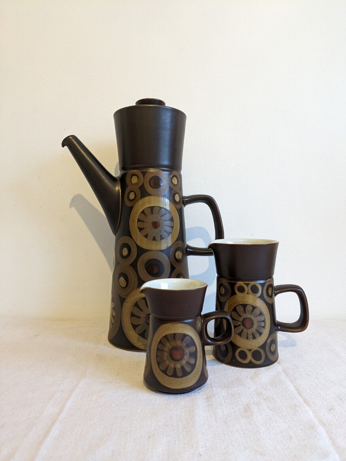 3 PIECE DENBY ARABESQUE 70s TABLEWARE COFFEE POT SET JUGS 1960S SMARKAND POTTERY