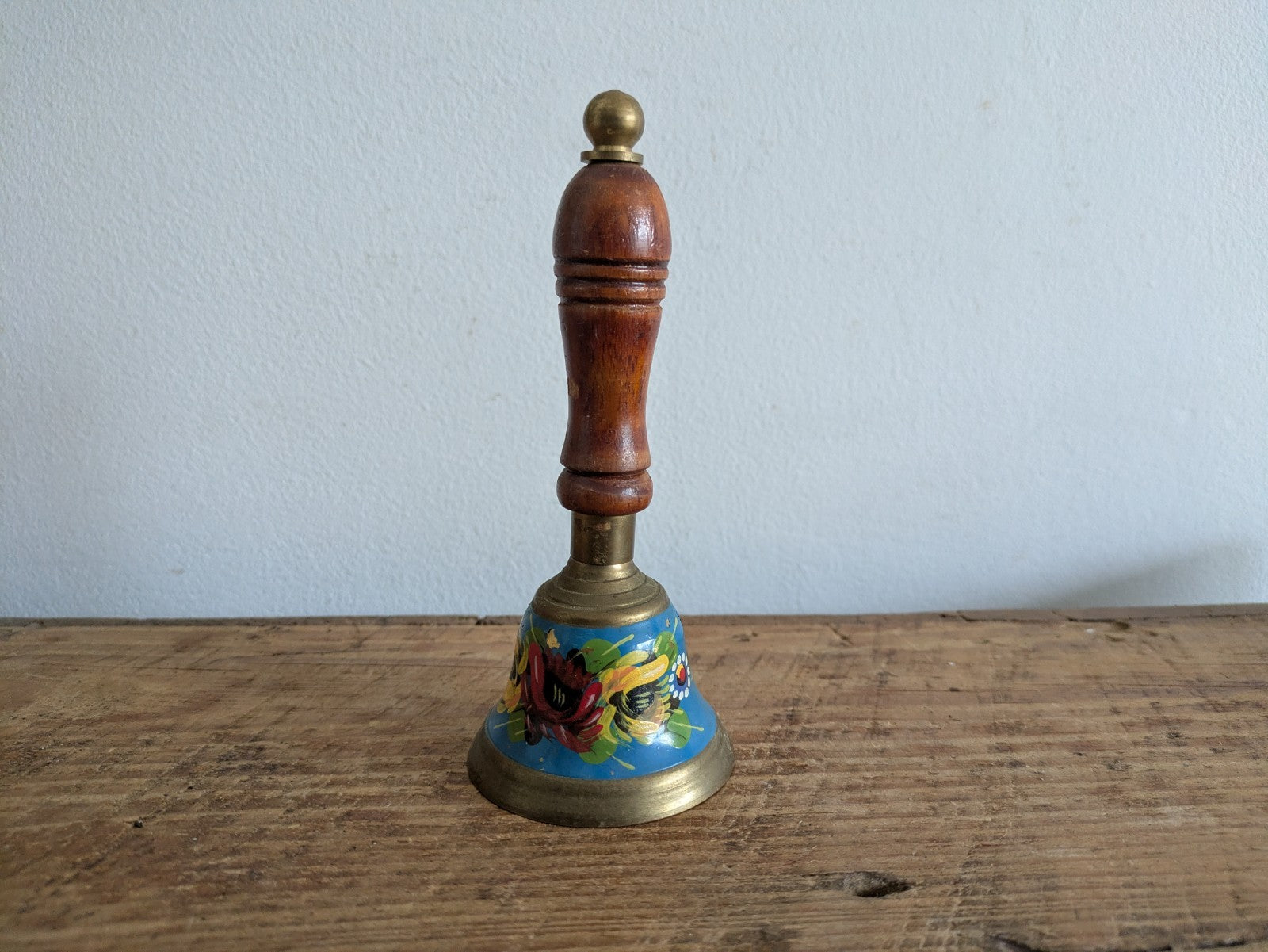 Vintage Brass Bell School Teacher Wooden Handle Gypsy Floral Canal Ware Barge Vg