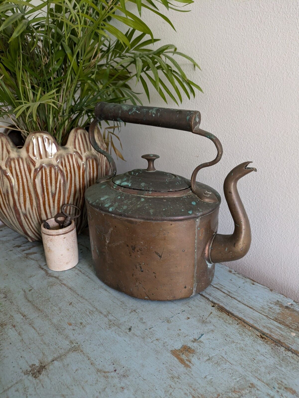 ANTIQUE 19TH C COPPER KETTLE IN ORIGINAL CONDITION PATINA PROP TV FILM DECOR OLD