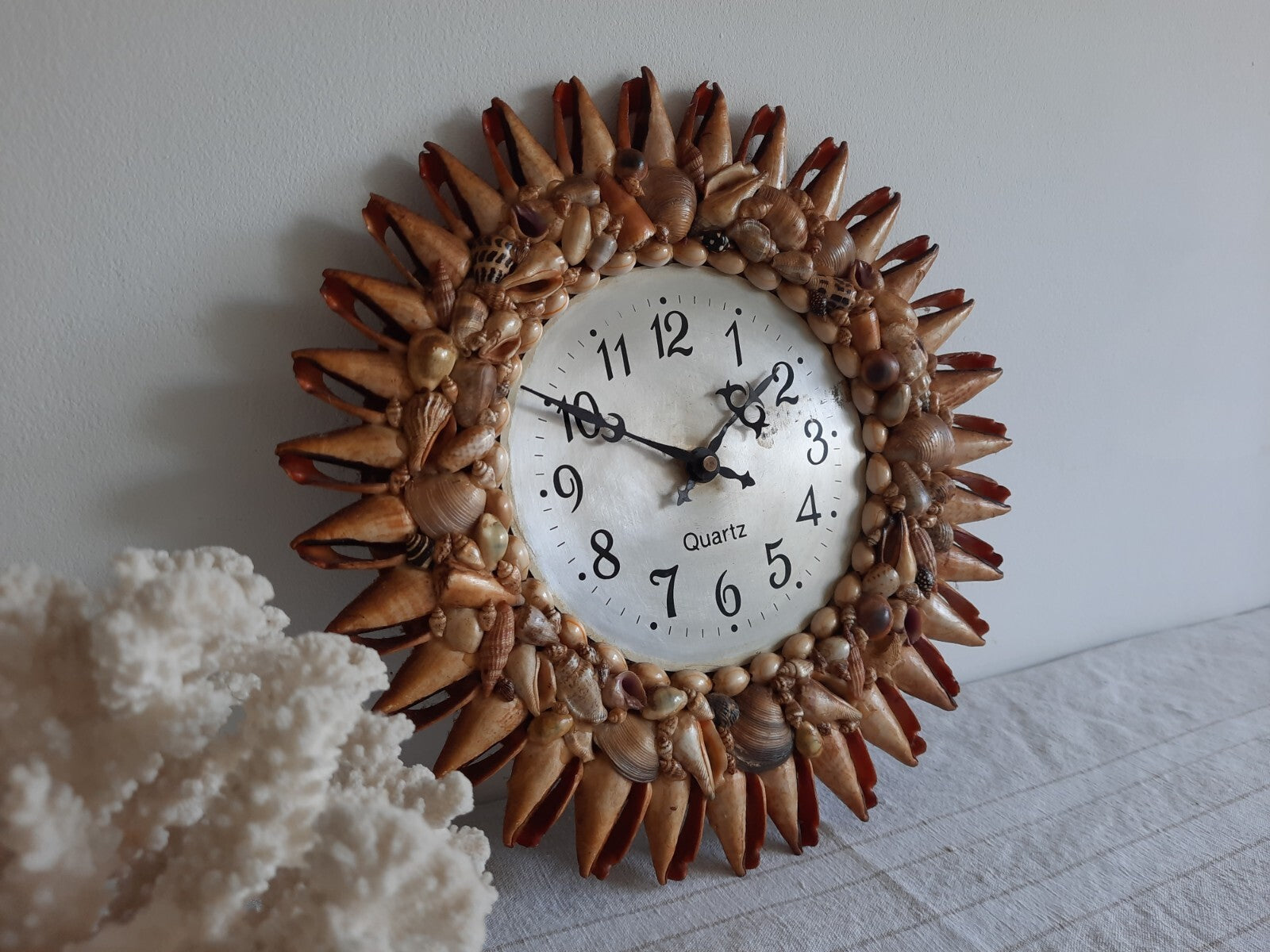 Retro Kitsch Sea Star Art Original Wall Clock Seashells Decorated Quartz Clock