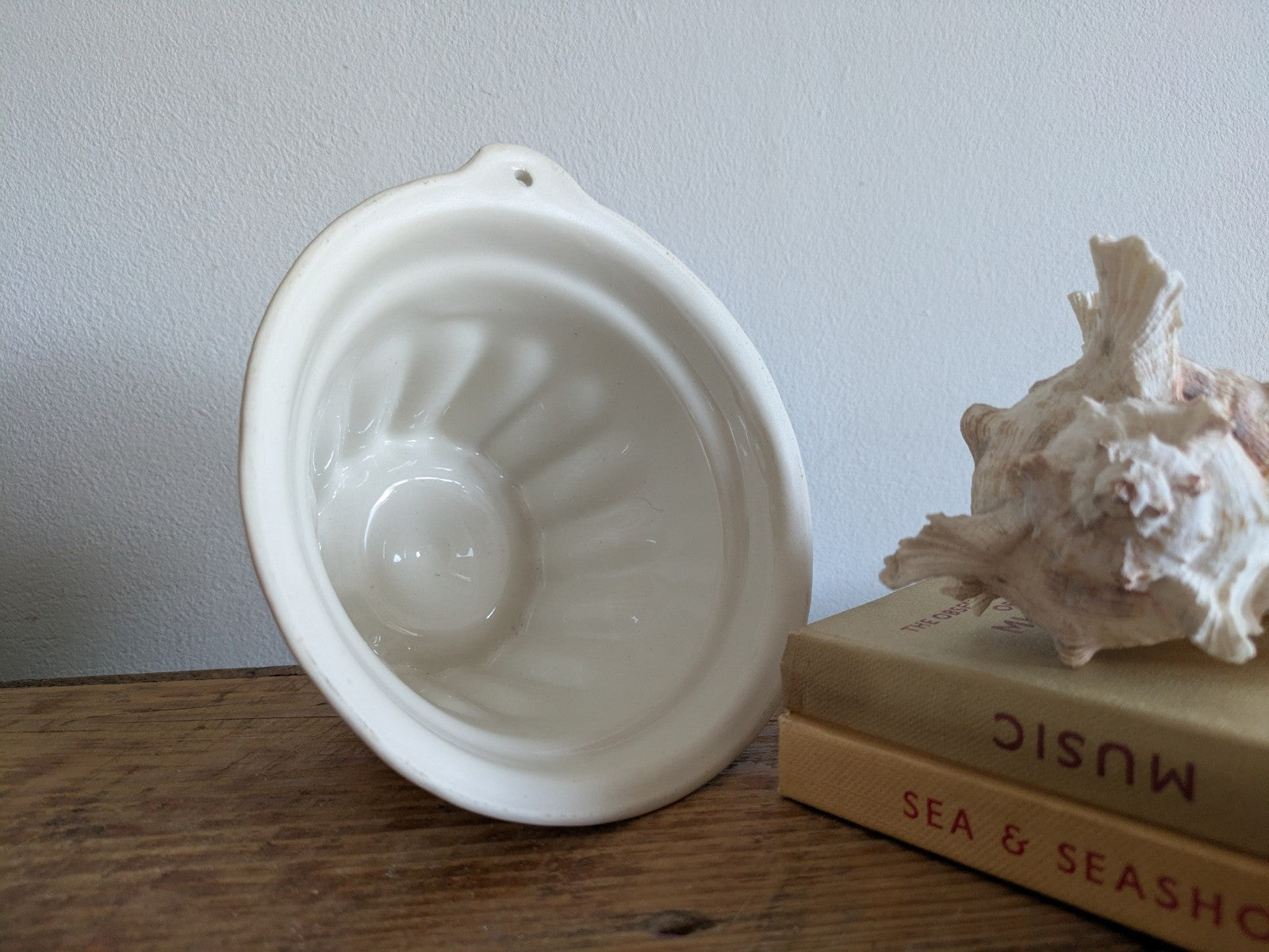 Wall Hanging Antique White Jelly Mould Round Ceramic Motif Vintage Circular Vgc
