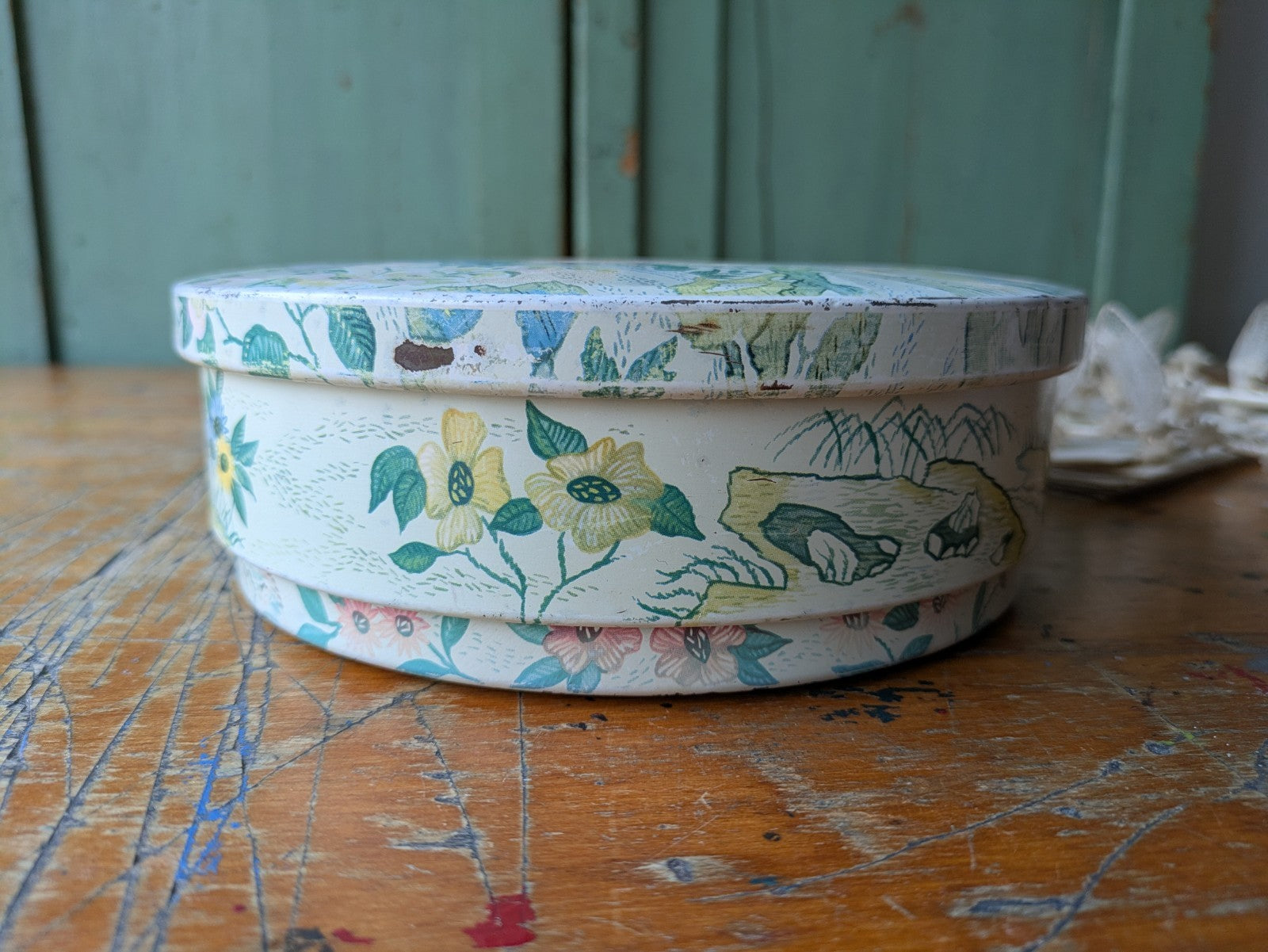 Vintage Huntley And Palmers Woodland Scene Tin Deer Birds Floral Retro Storage 