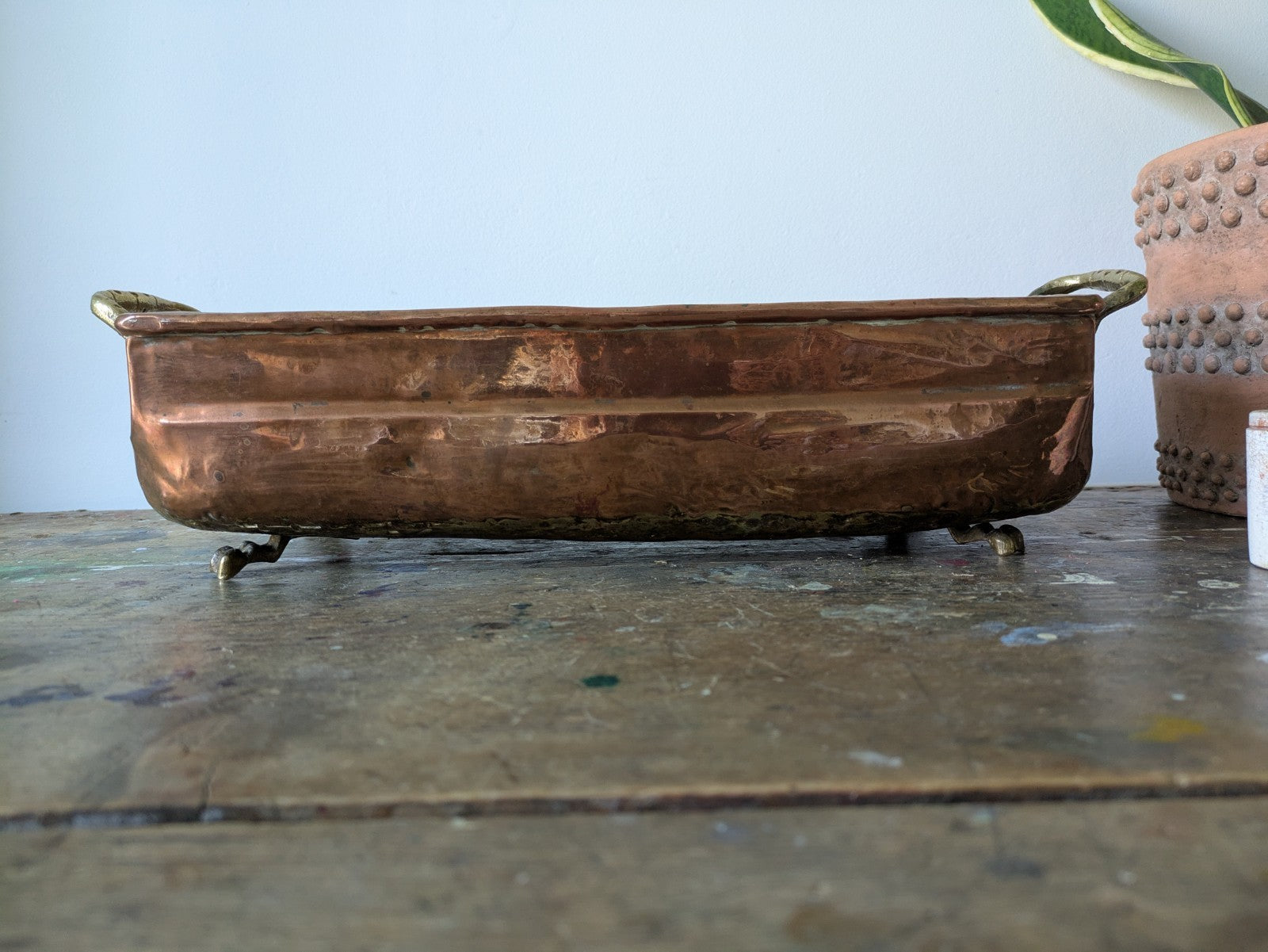 XL Antique Hammered Copper Pot Roll Edge Dovetail Seam Brass Lion Planter Window