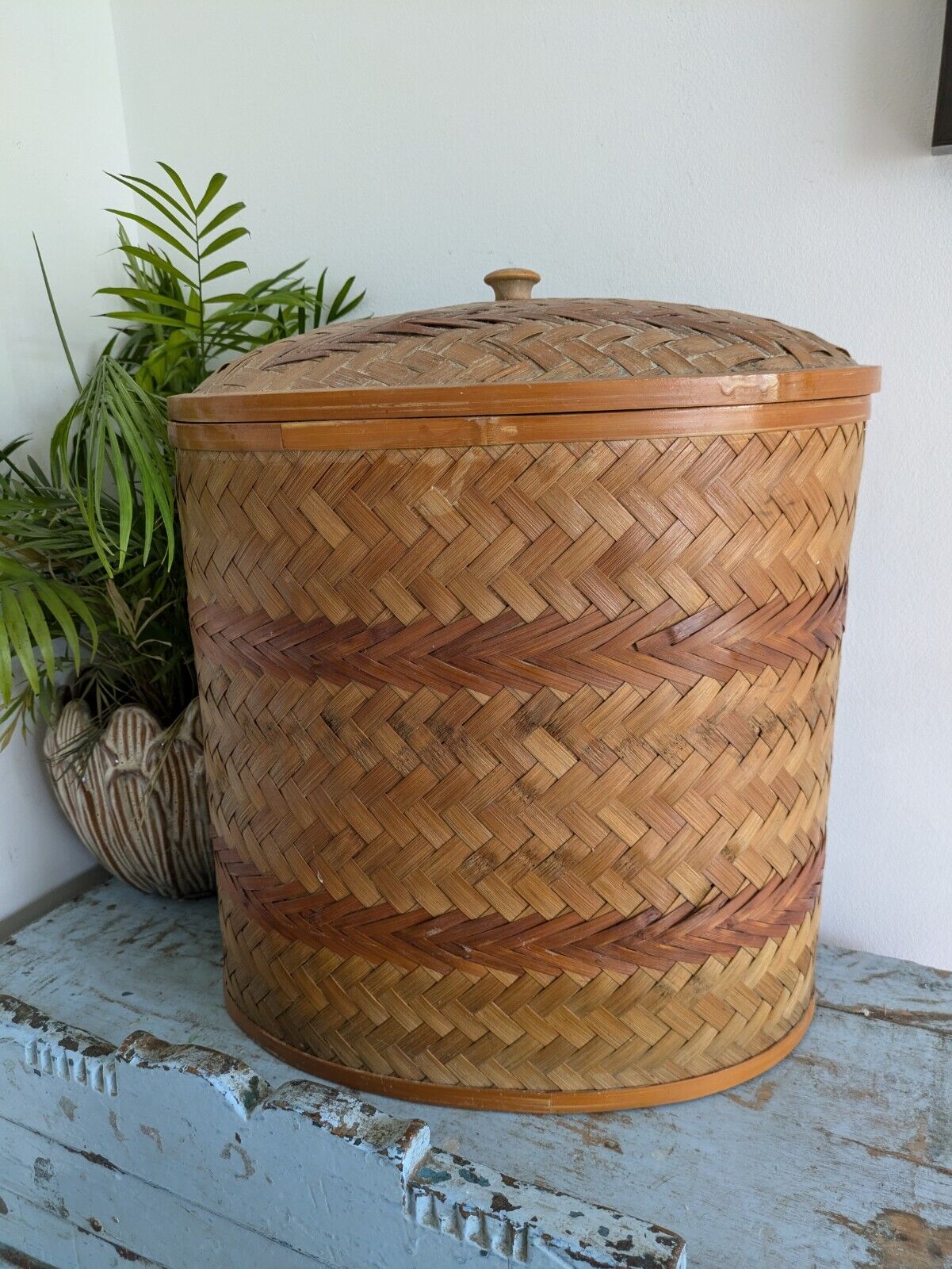 RARE LARGE VINTAGE TIGHT HANDWOVEN WICKER CANE BASKET WITH LID OVAL WOODEN VGC