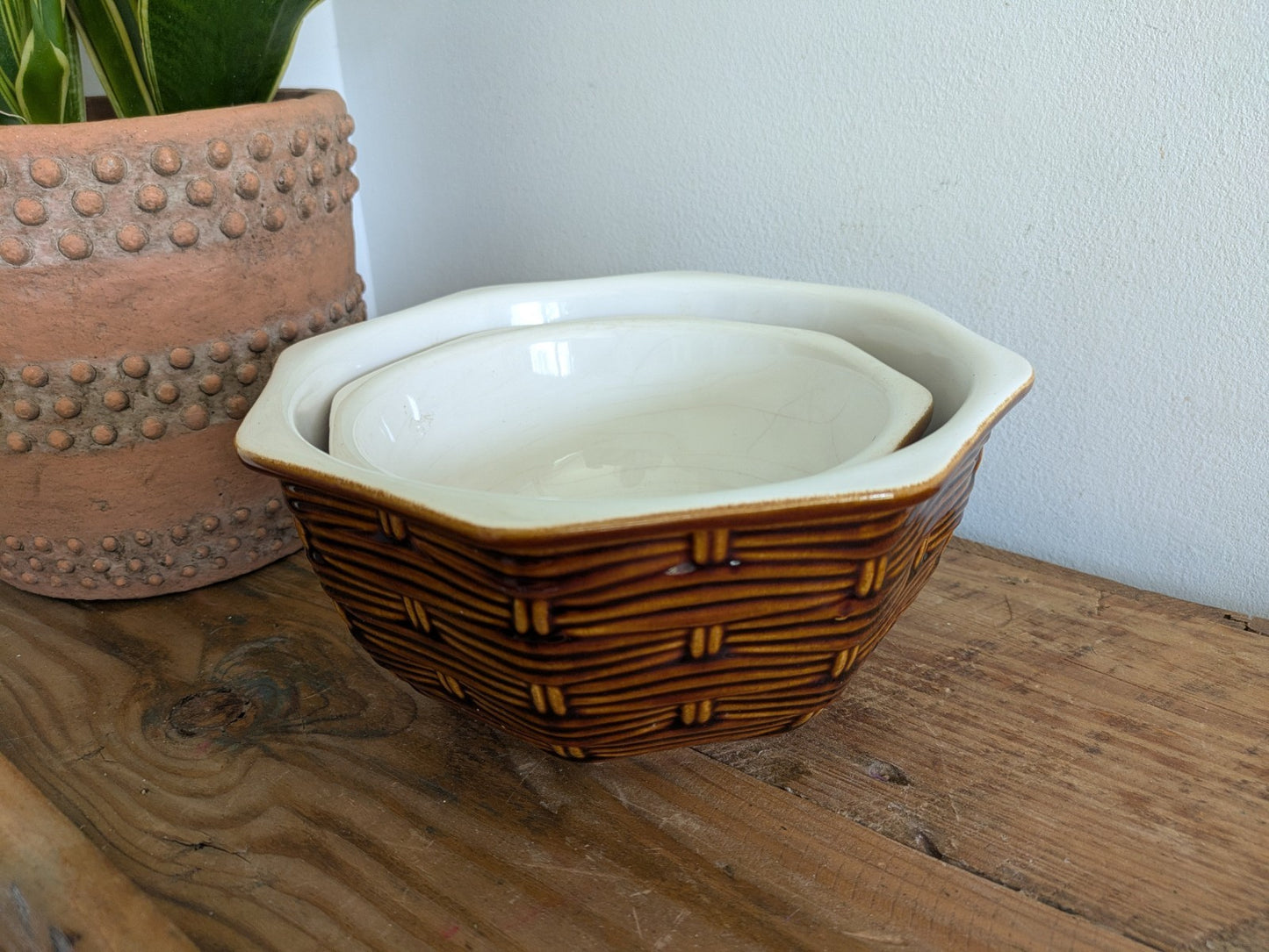 2x Caldas De Rainha 40s Brown Basket Weave Mixing Bowls Secla Portugal VTG Pair 