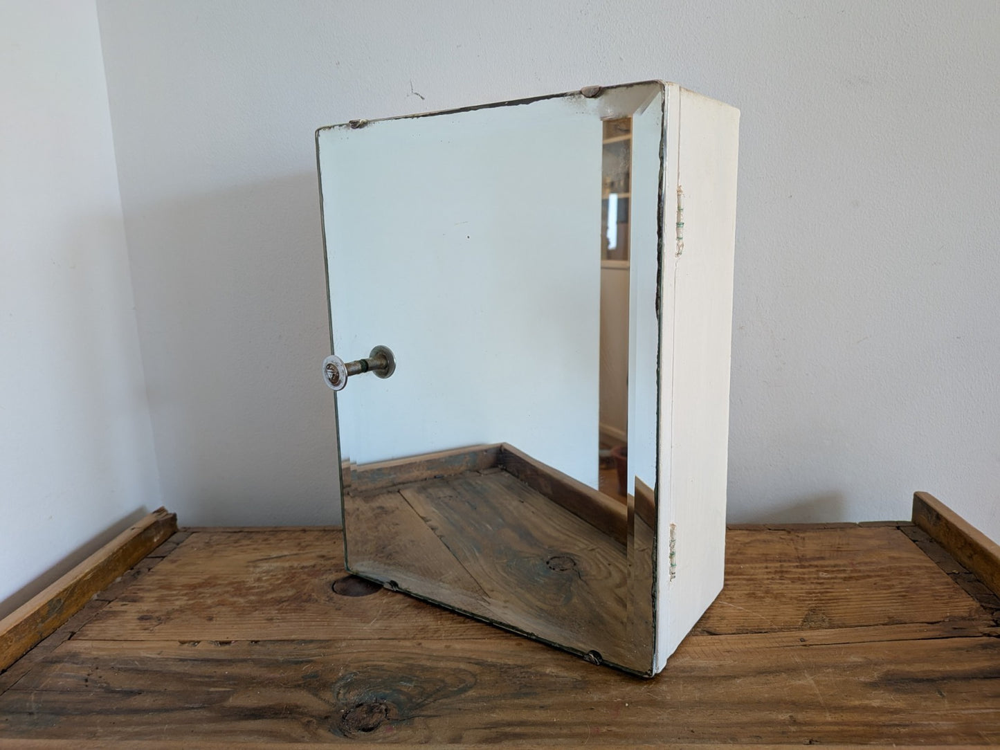 Vintage Retro Bathroom Medical Wall Cabinet with Belvelled Mirror White Shelf Vg
