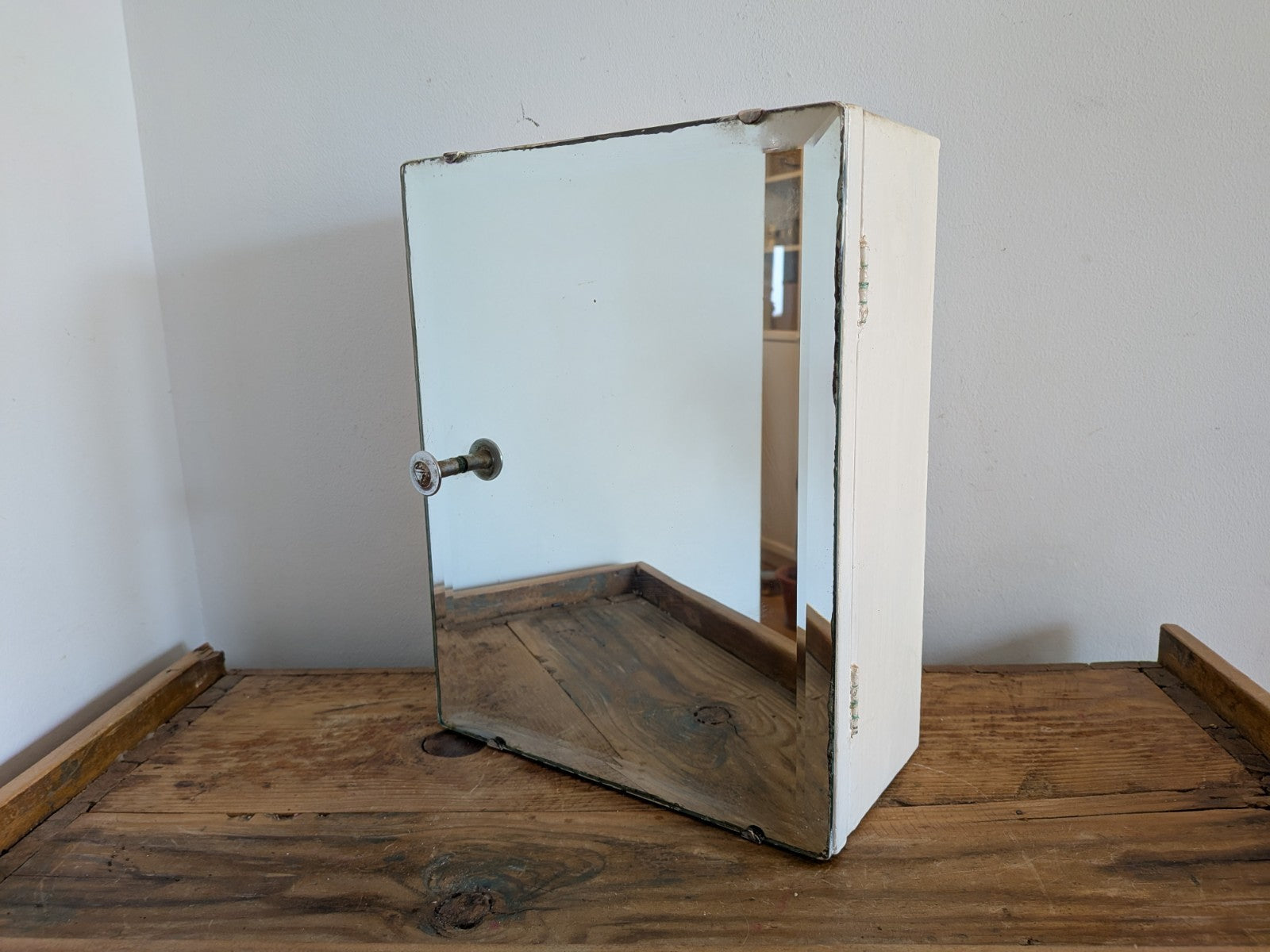 Vintage Retro Bathroom Medical Wall Cabinet with Belvelled Mirror White Shelf Vg