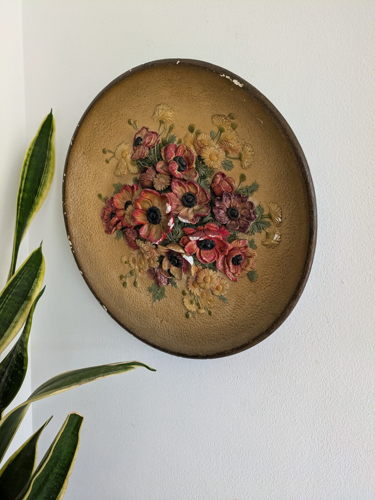 VTG Bossons 30.5cm Gold Floral Hand Painted Chalkware Plaque 3D Plate Daisies