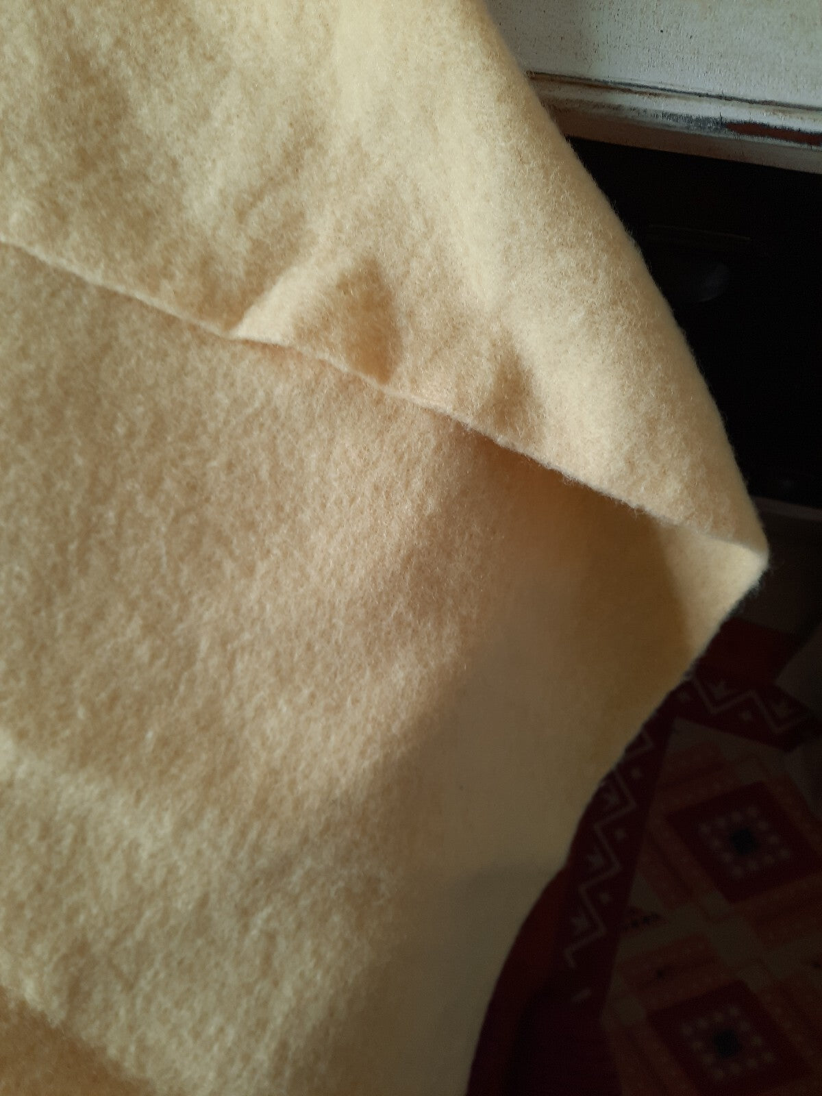 Vintage Wool creamy yellow winter Blanket 177cm x 228cm retro Warm Throw prop 
