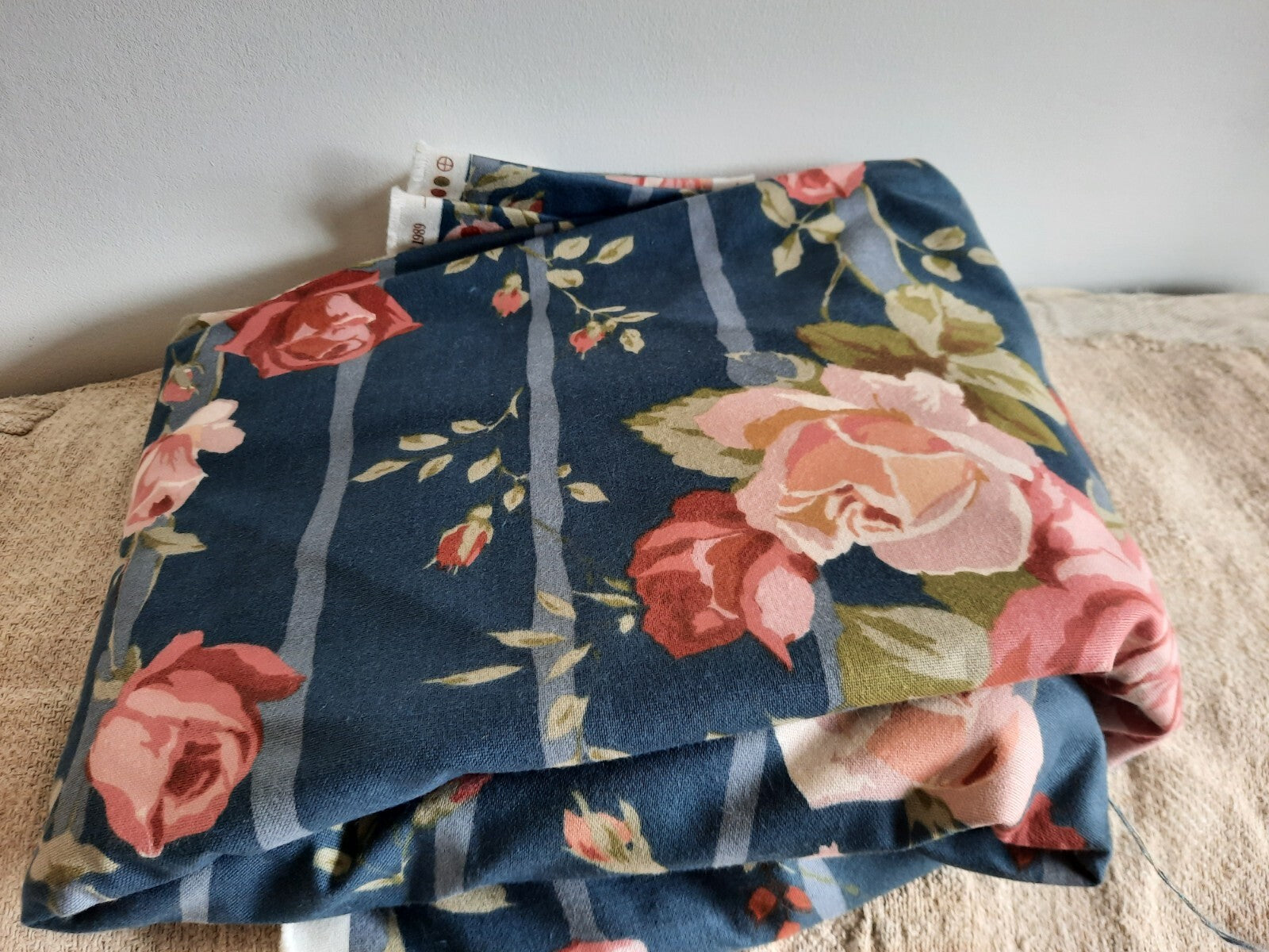 8M Vintage cotton Fabric Roll End Plumpton House “Versailles” 1989 W1.37m rose