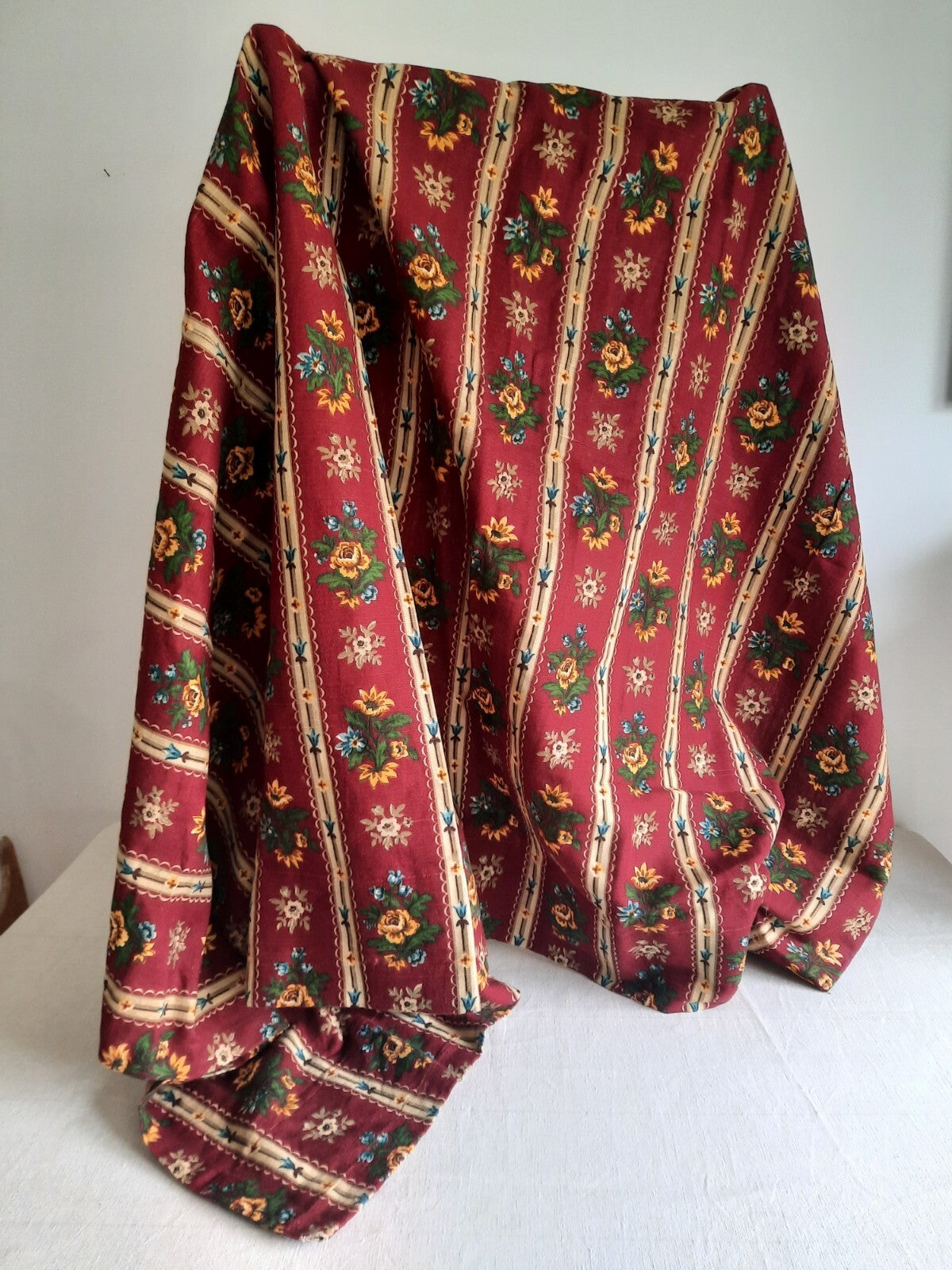 Vntg Heavy Weight Stripe 50s Fabric Thick 118cmLX 182.5cmW Retro Rose Floral Red