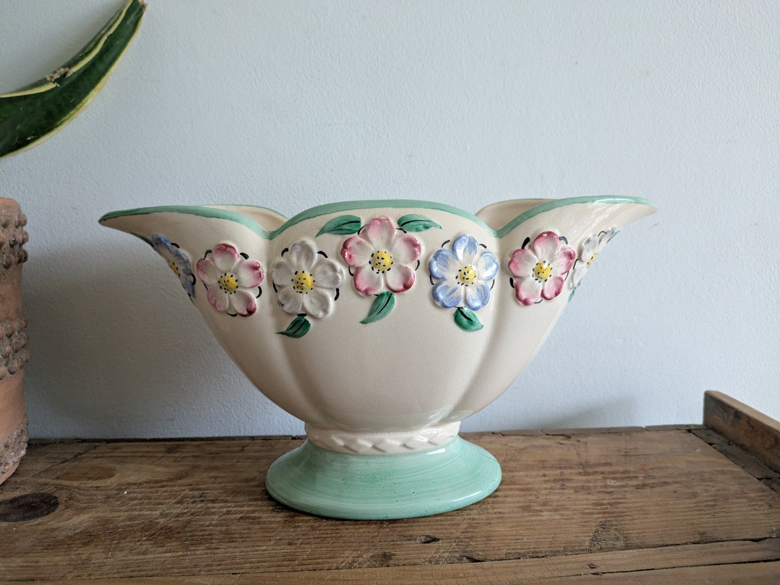 Vintage Kensington Ware Floral Flower Spread Vase Mantle Fluted Pedestal Prop