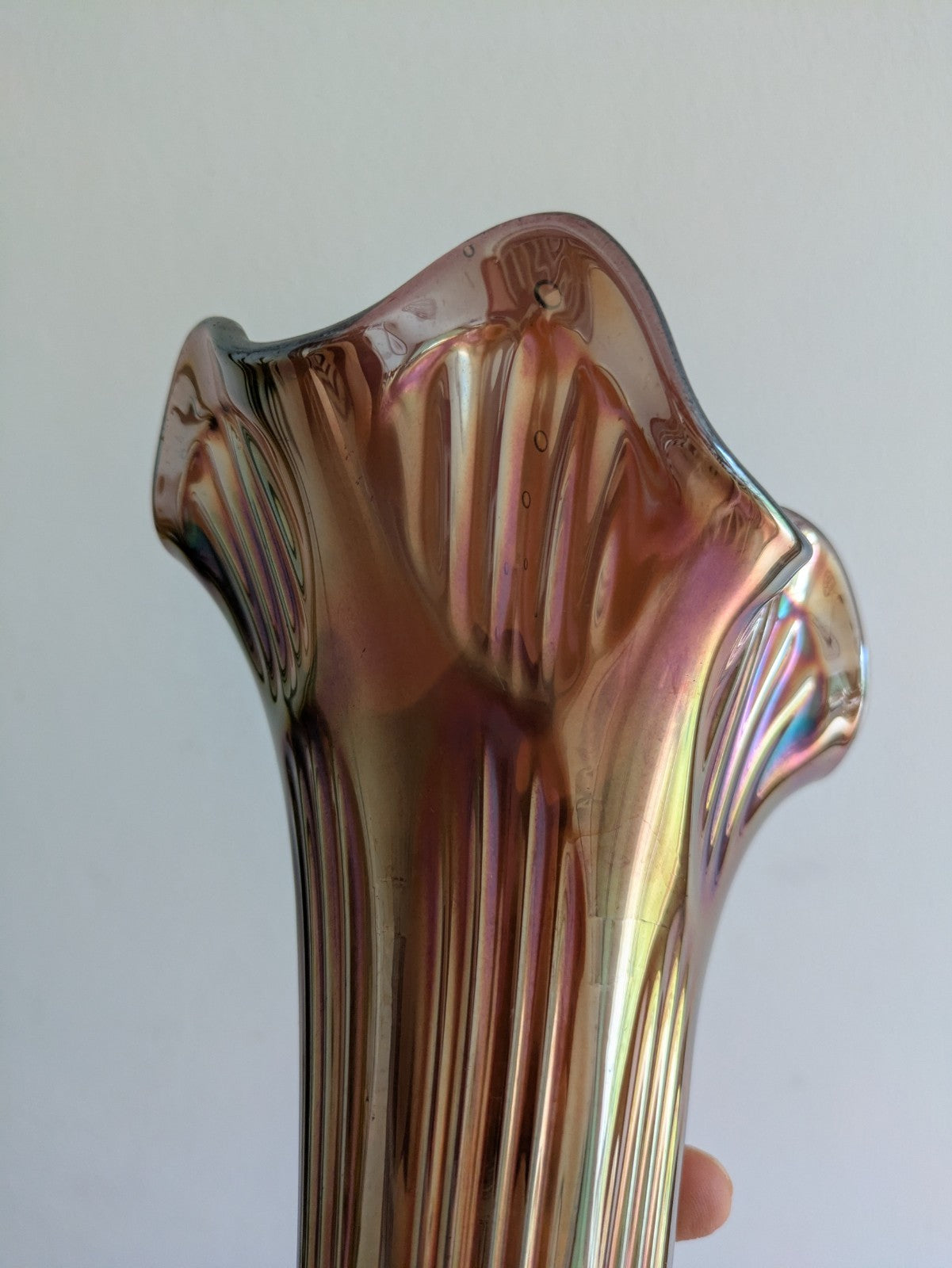 Vintage FENTON 26.8cm Tall Amethyst Iridescent GLASS Frilled Rim VASE Ribbed Vgc