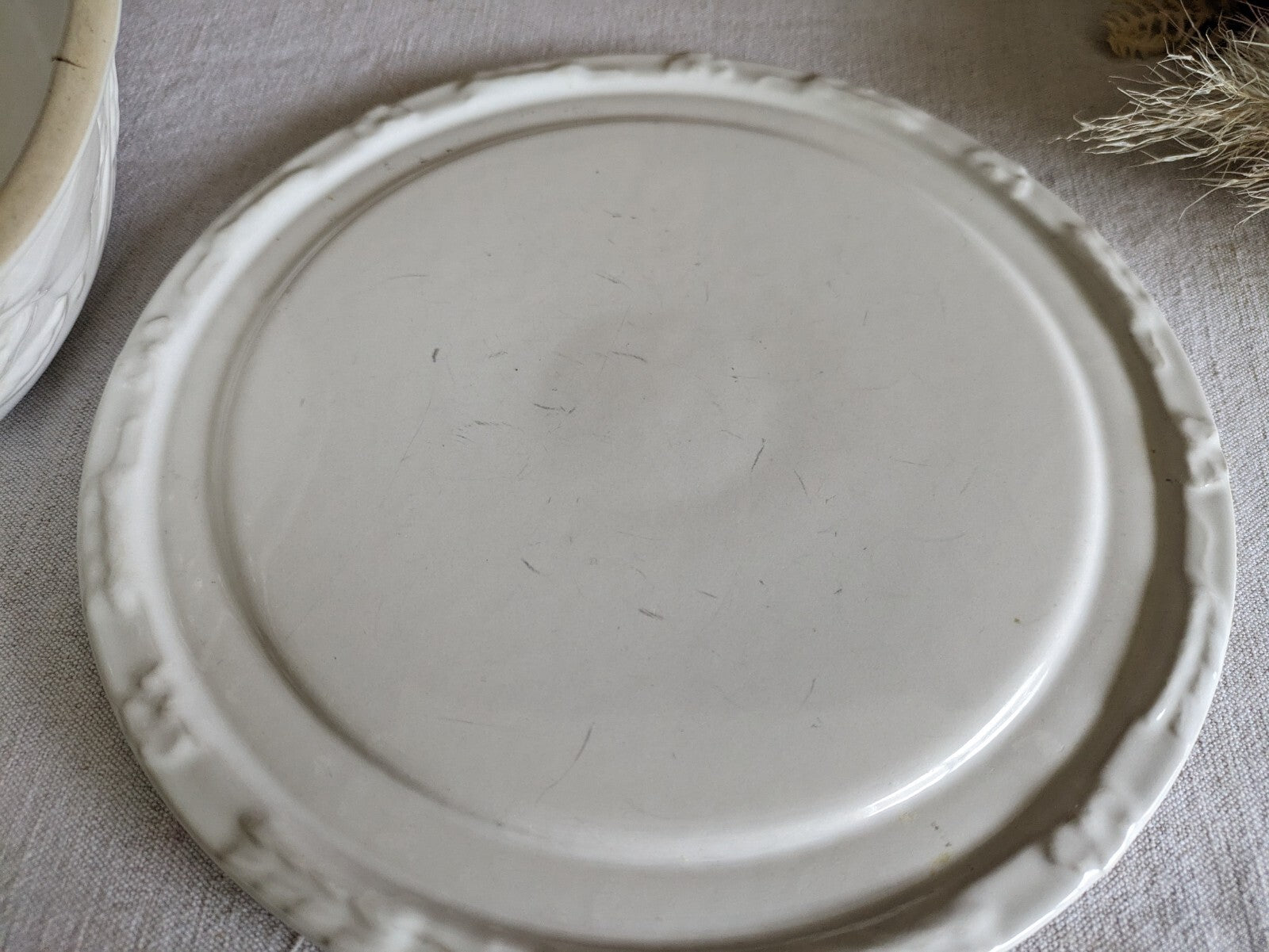 VTG XL White Embossed Harvest Fruit Ceramic Cheese Cake Dome Cloche Cover +Plate