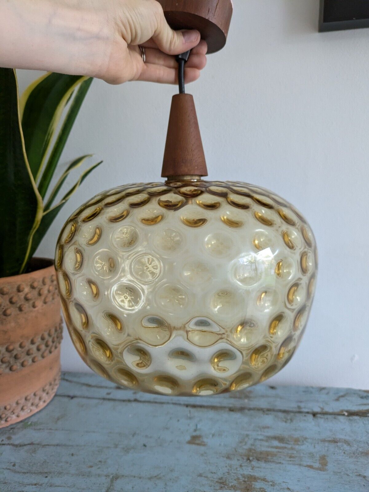 VTG AMBER GLASS CEILING PENDANT LIGHT SHADE HONEY COMB TEAK GLOBE MID CENTURY VG