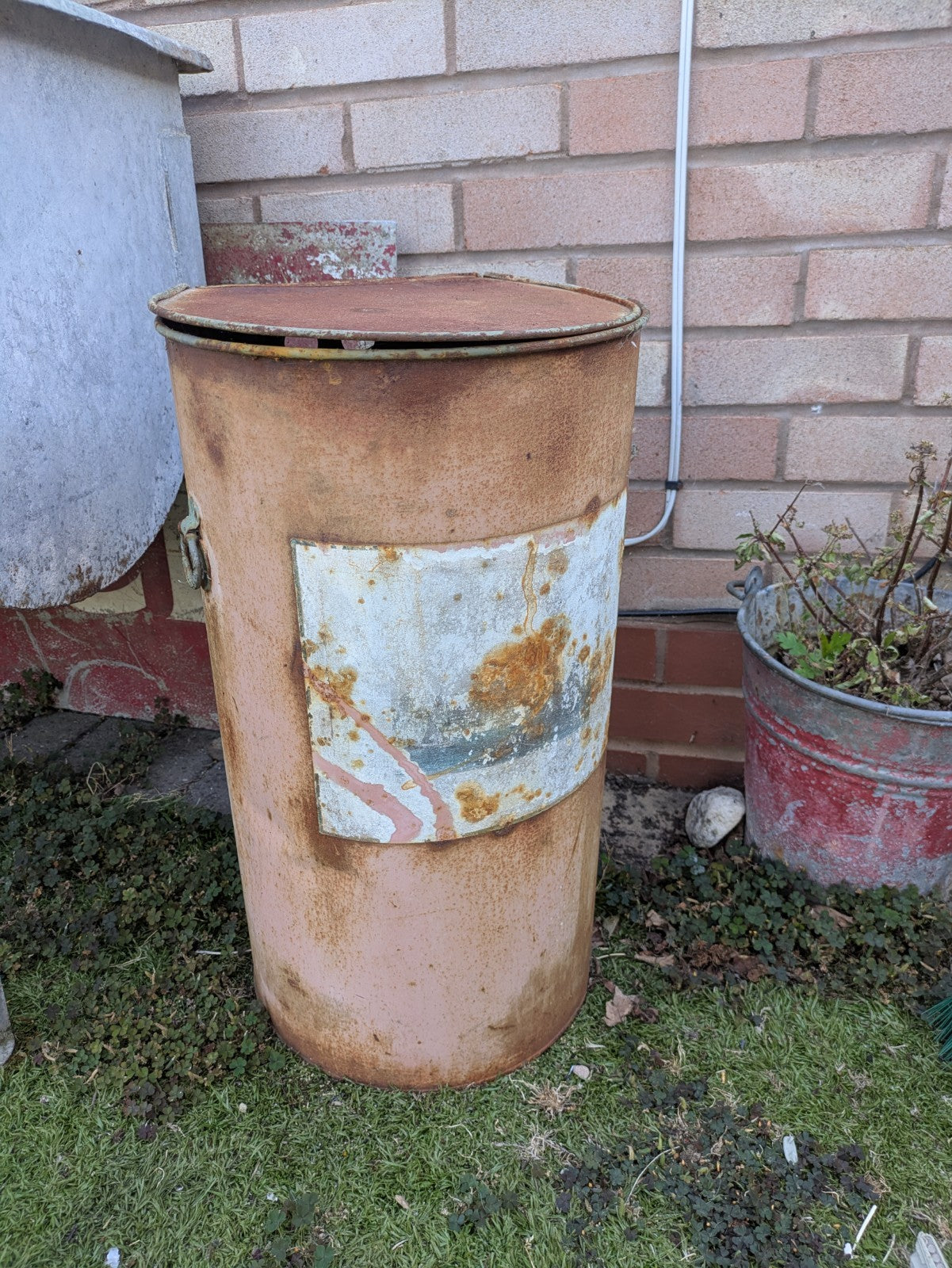 Oil Drum Urn Ornament Planter Paraffin Can Rusty Feature Garden Decor Prop Vtg