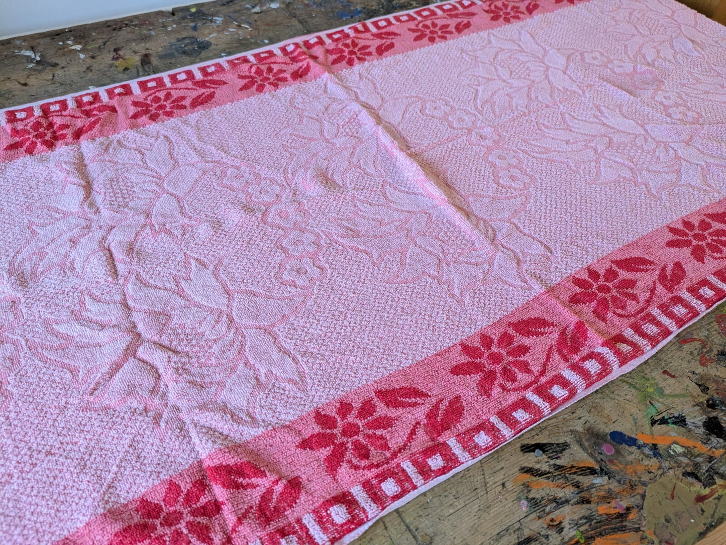 1 Vintage Towel Floral Red Retro Bath bathroom prop Midcentury Pink Cotton Old