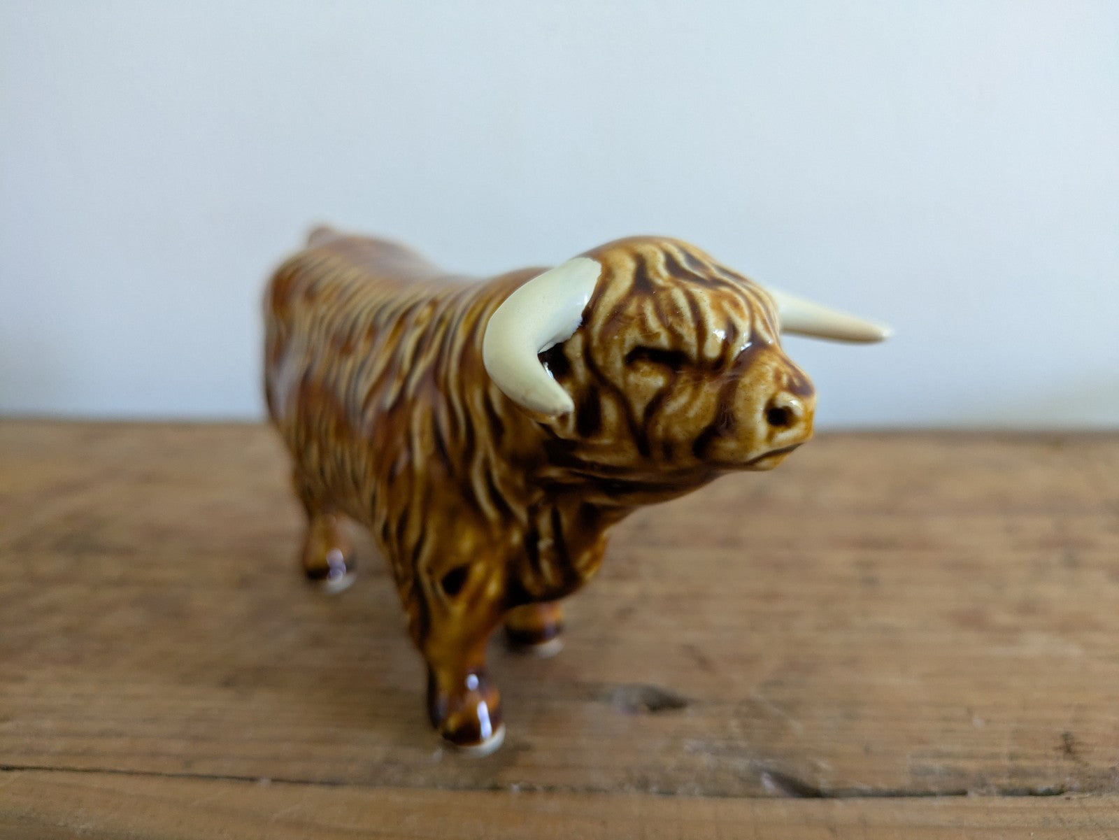 Vtg Studio Pottery Scottish Highland Cow ceramic Spaghetti figurine Rare Signed