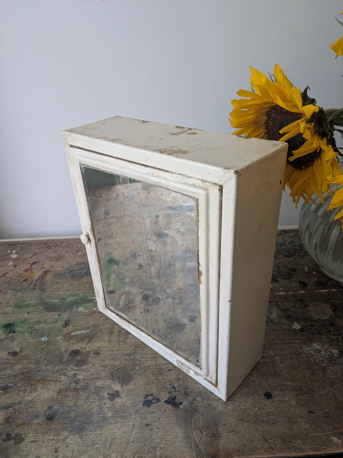 Vintage Mid-century Bathroom metal medical wall cabinet with mirror Retro White.