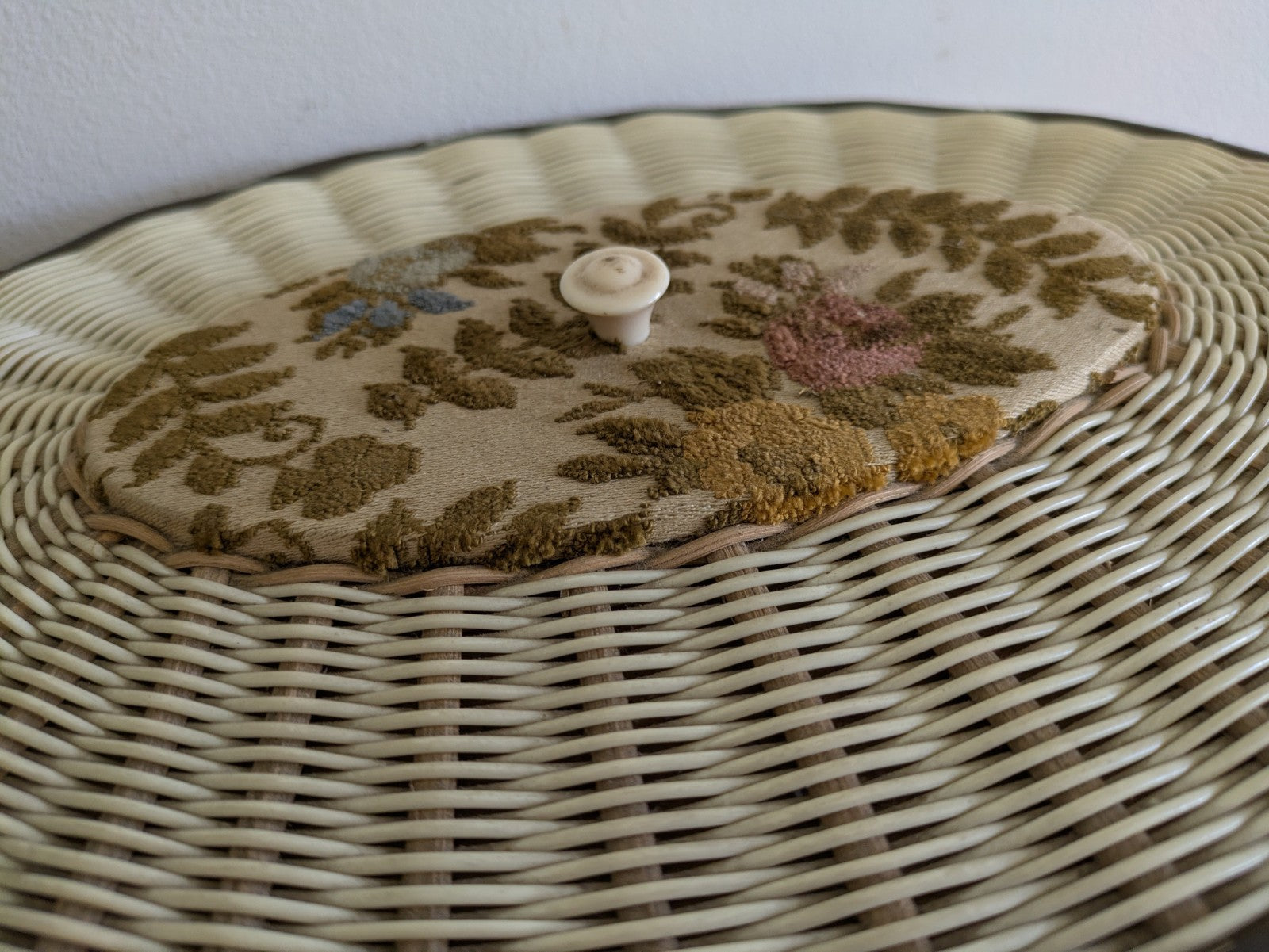1940s Retro Vintage Rattan Sewing Box Basket Oval With Contents Full Prop Wicker