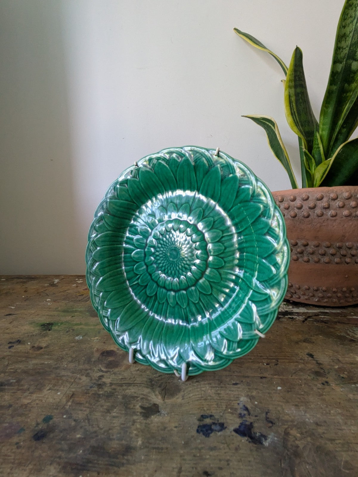 Victorian Wedgwood Green Majolica Glazed Sunflower & Basket Weave Plate - 21.5cm