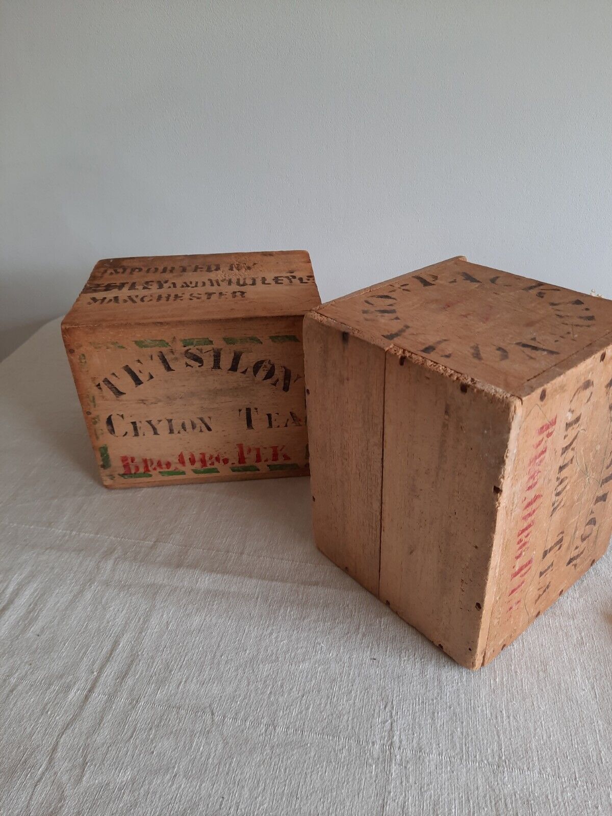 1x Vintage Tetsilon Ceylon Tea small empty open wooden box crate display prop