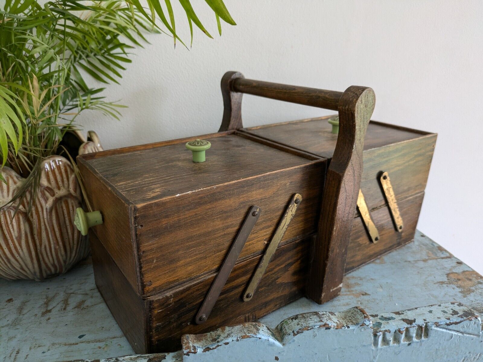 Vintage Art Deco 1920s 30s Dark Wood Sewing Box Concertina Bakelite Handles Rare