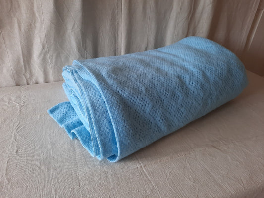 Vintage honeycomb pastel Blue cellular Blanket 226cm x 256cm retro Warm Throw 