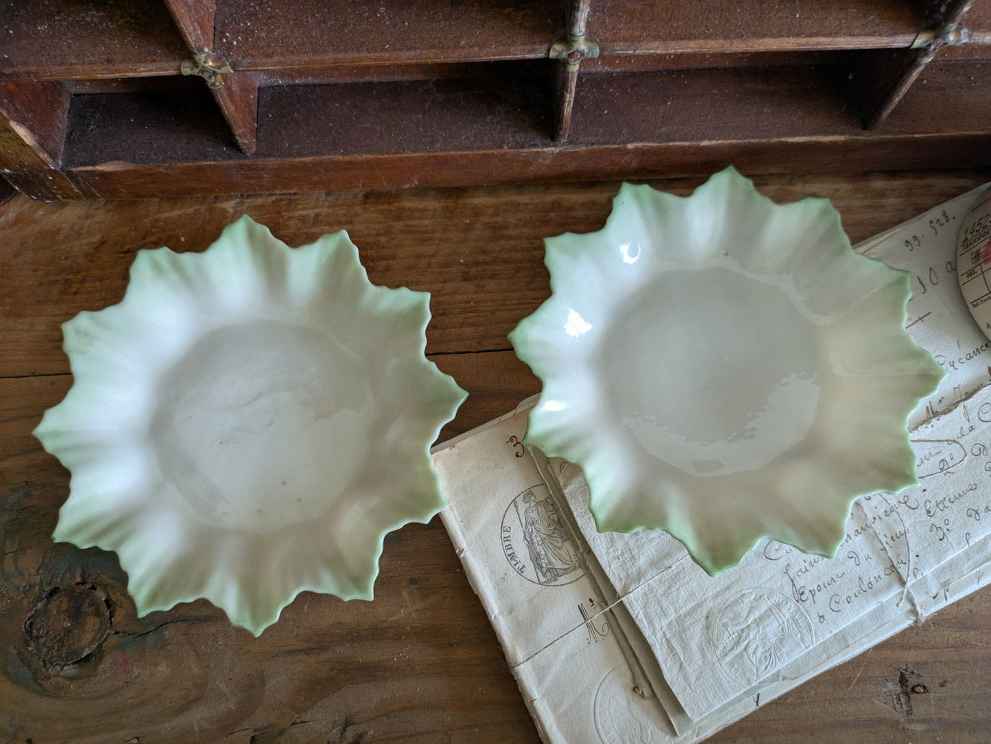 2x Belleek Antique Ruffle Edge Porcelain Green Leaf Plate Dish c.1891-1926 VTG 