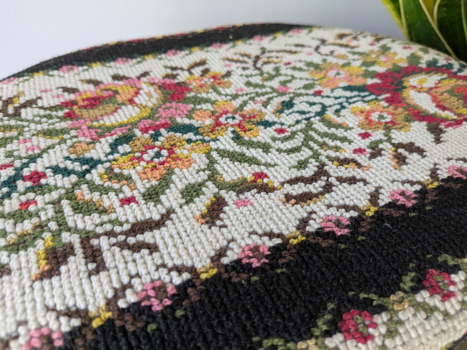 VINTAGE HAND MADE TAPESTRY COVERED SEWING BOX STORAGE BOX MADE IN ENGLAND FLORAL
