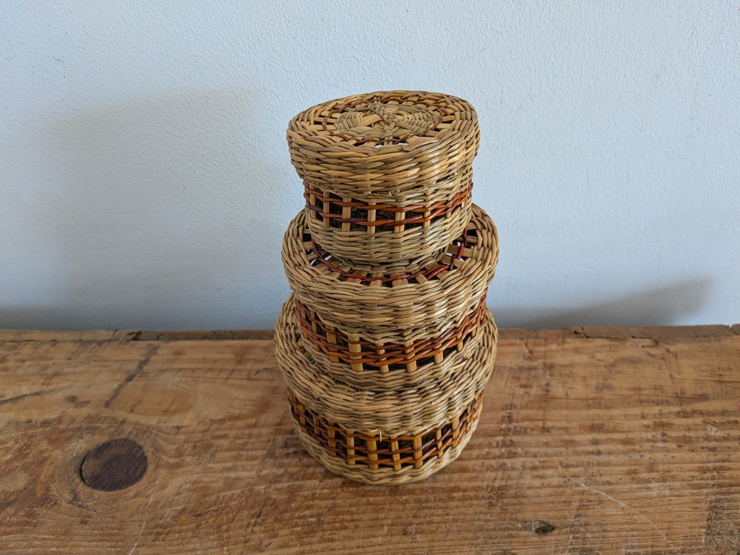 3x Round Woven BASKET Seagrass With Lid Trinket Sewing Storage Pots Rush Decor