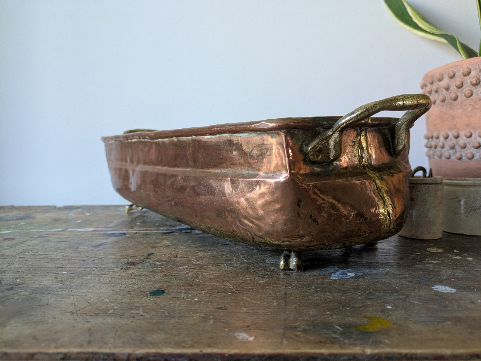 XL Antique Hammered Copper Pot Roll Edge Dovetail Seam Brass Lion Planter Window