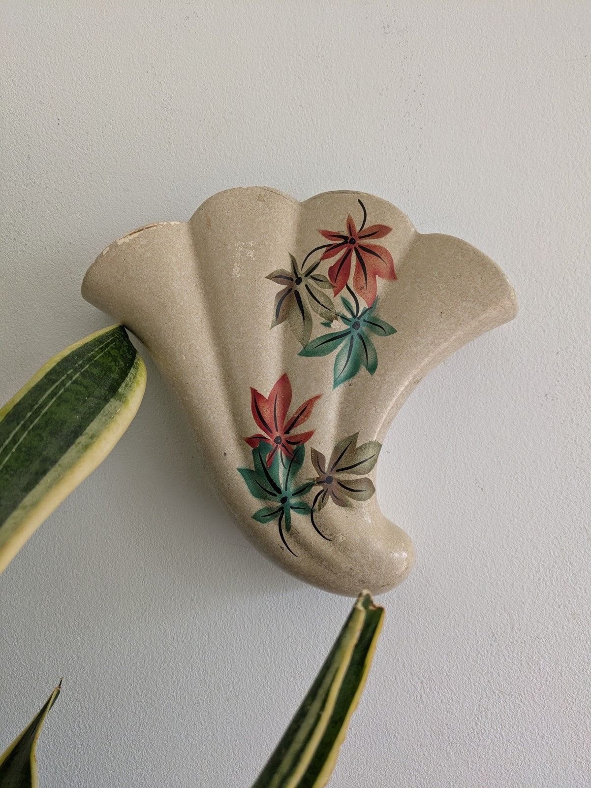 Vintage RARE Brentleigh Ware 1950s Floral / Flower Shell Single Wall Pocket Vase