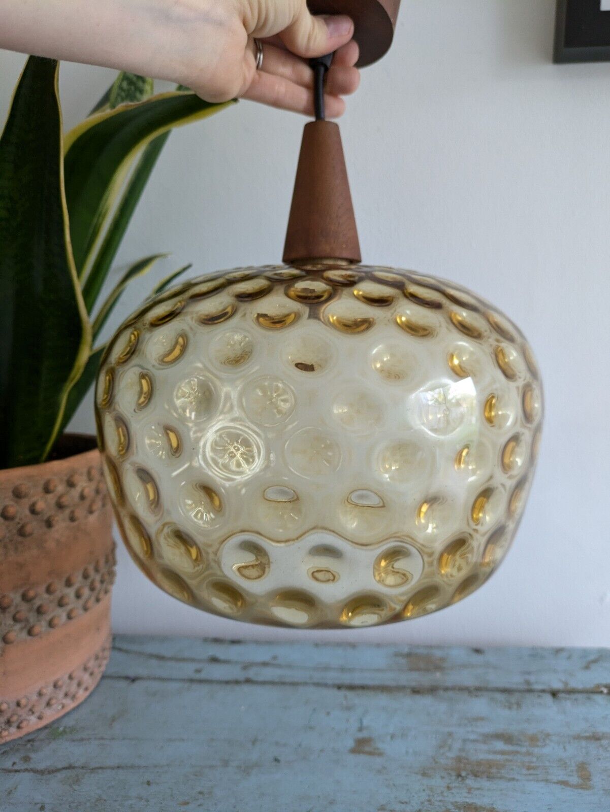 VTG AMBER GLASS CEILING PENDANT LIGHT SHADE HONEY COMB TEAK GLOBE MID CENTURY VG