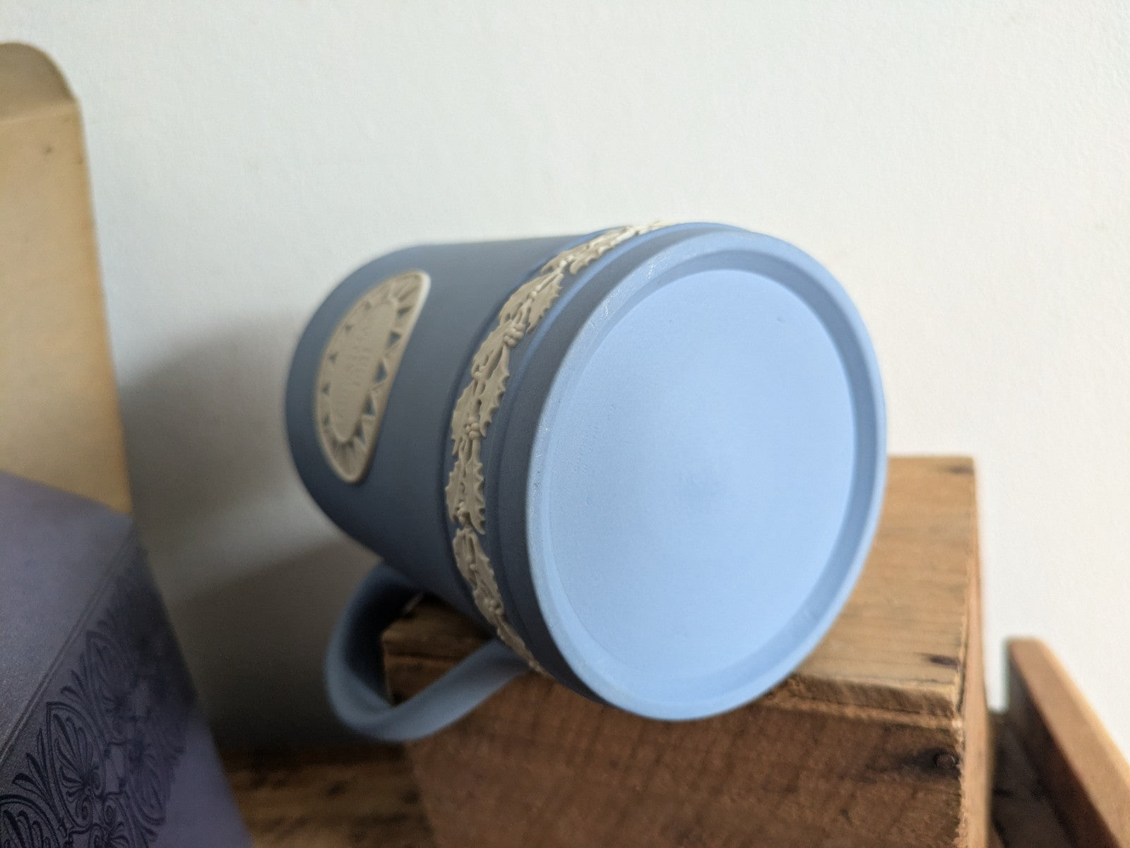 NEW Boxed Wedgwood Christmas Mug 1981 Marble Arch Jasper (Pale Blue) Vintage 