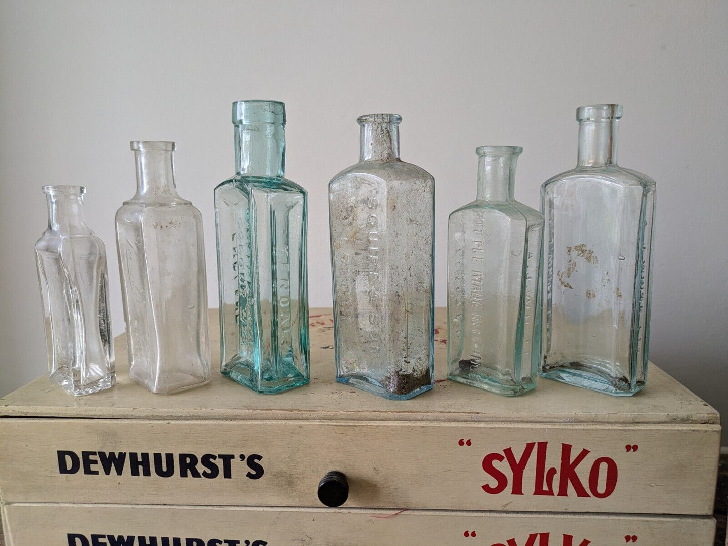 6x Antique Vintage Glass Bottles vase flower Chemist Medicine Display TEAL Prop