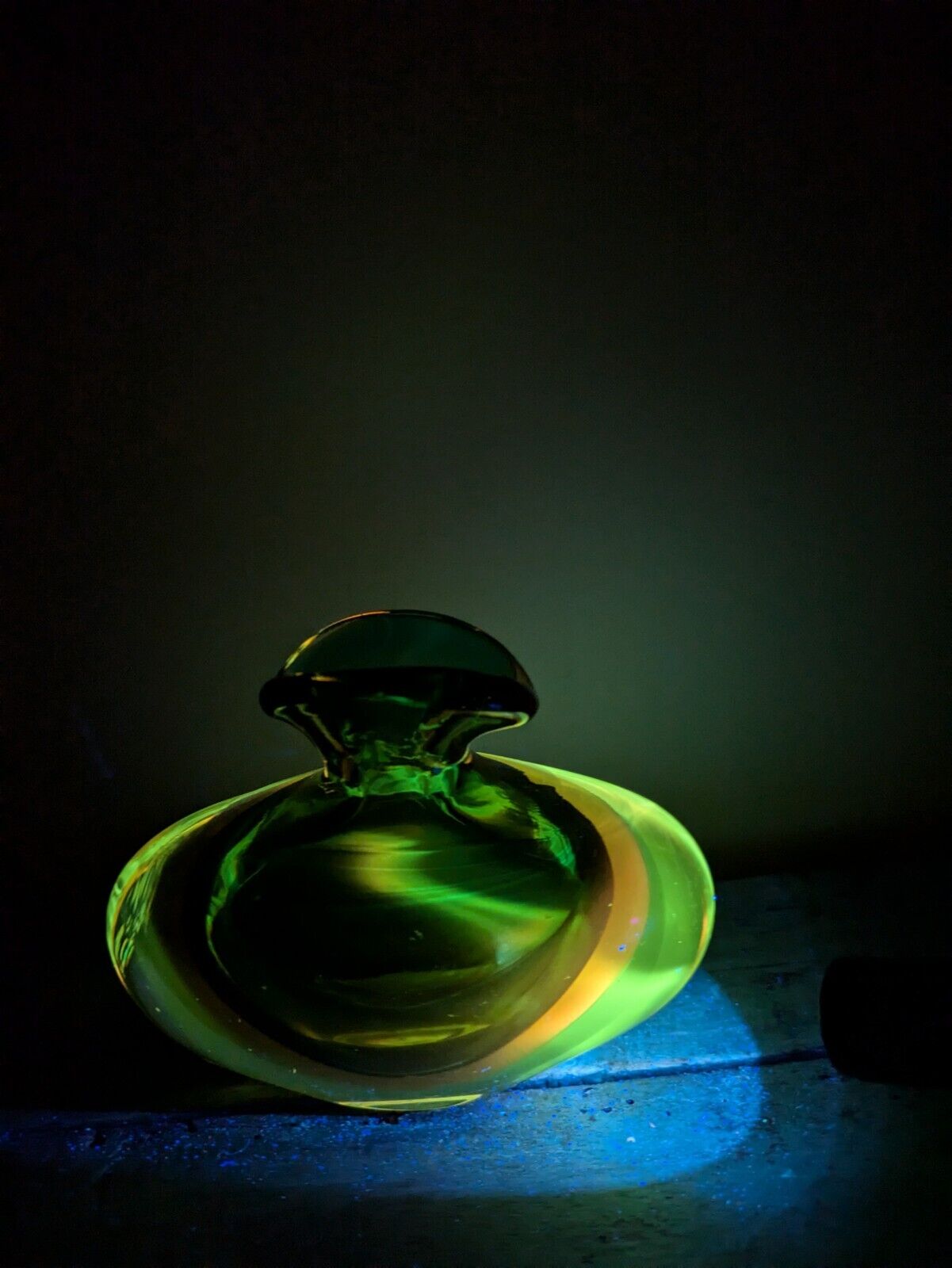 Murano Sommerso Hand Blown Art glass Green Amber Cased Italian perfume Bottle UV