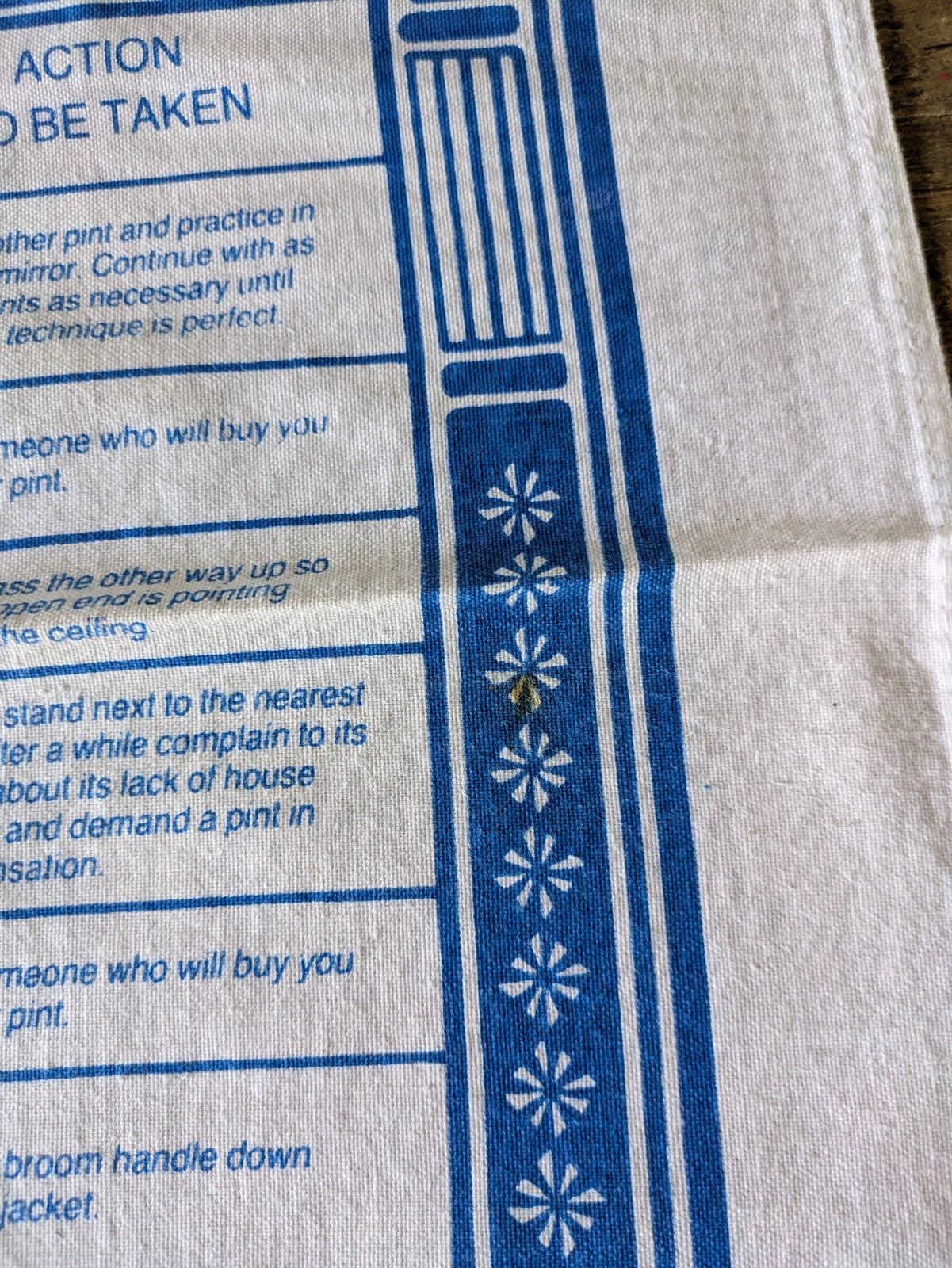 Vintage Dermaglen Drinkers Guide Bar Fault Finding Novelty Funny Gift Tea Towel 
