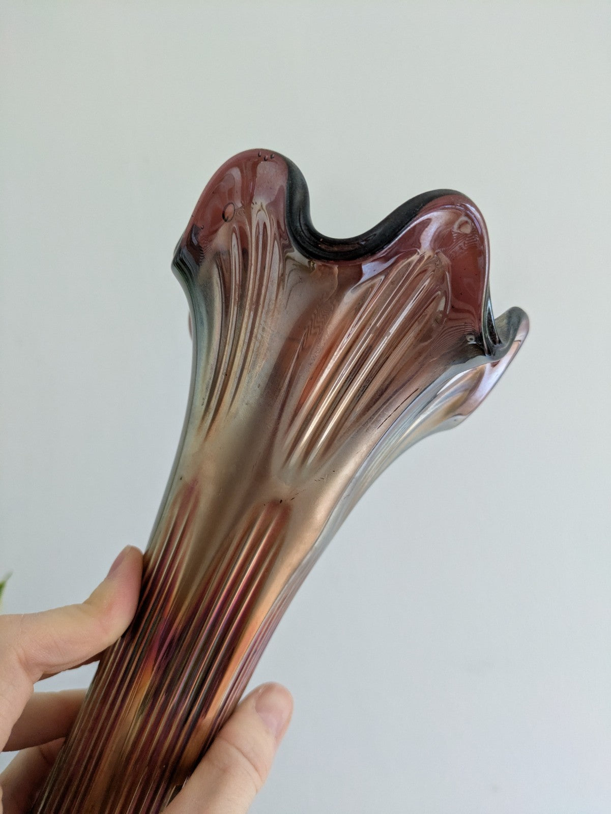 Vintage FENTON 30cm H Amethyst Iridescent GLASS Frilled Rim VASE Diamond  Ribbed
