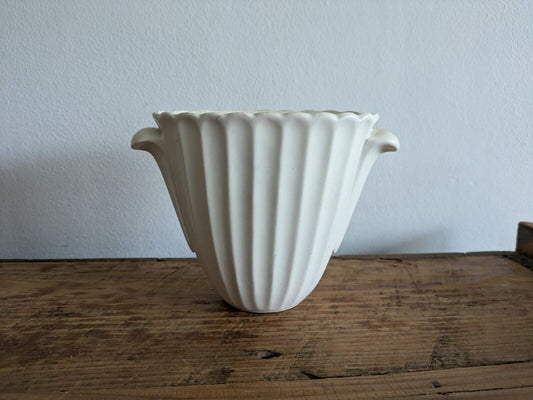 RARE Spodes Velamour England fluted Fan Vase, Off White, 12.3cm Tall Vintage Vgc