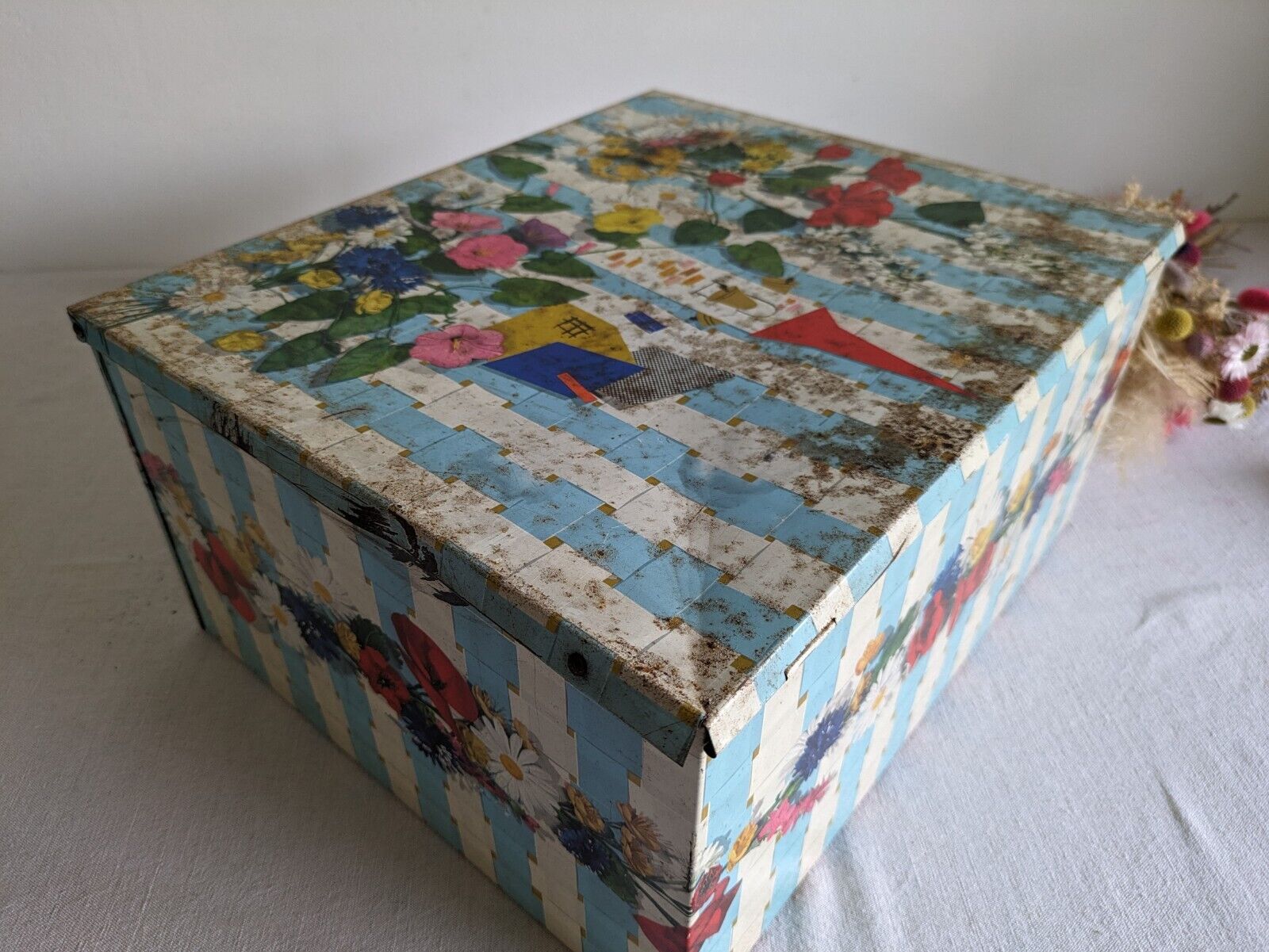 Rare French Oversize XL Coq Blanc Bonbon Sweet Collectable Tin Box Container Vtg