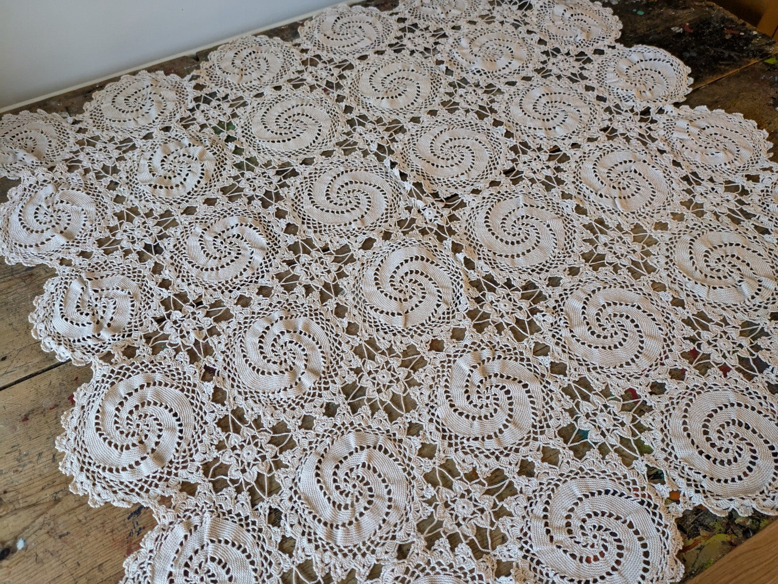 Ivory lace Throw vintage Swirl Seat Back champagne tablecloth crochet throw Vgc
