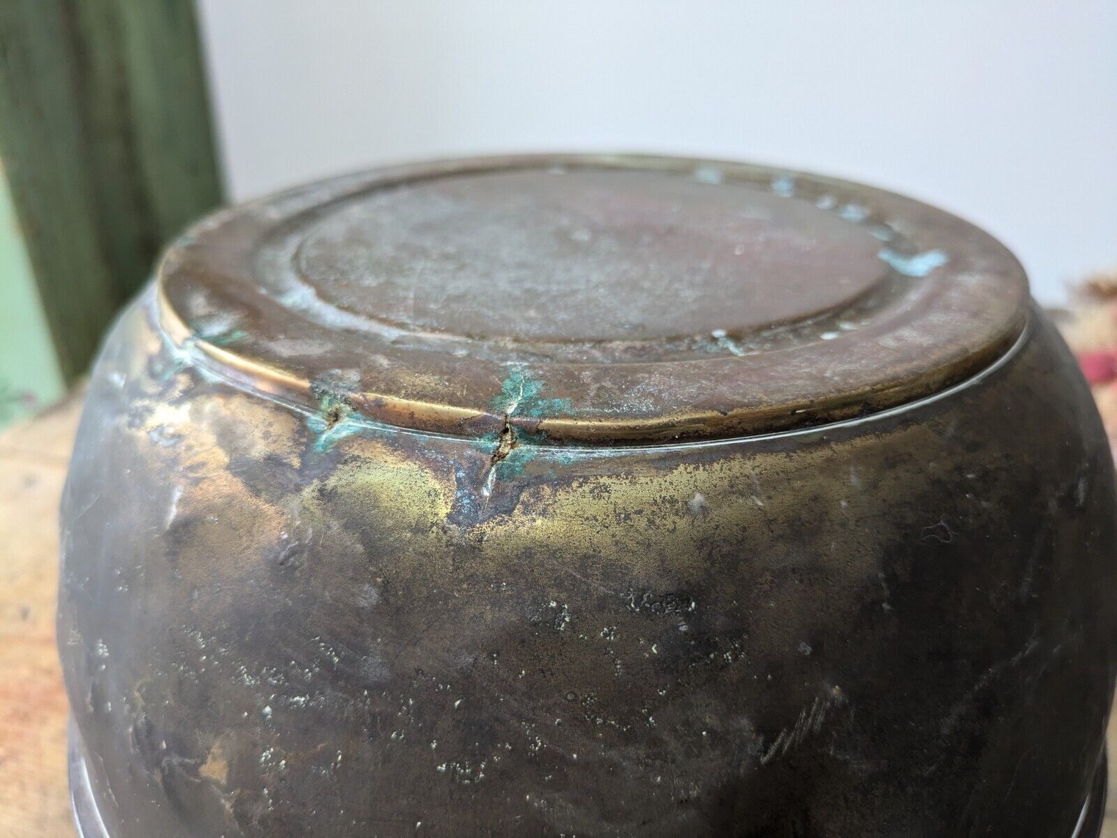 Antique Arts & Crafts Brass Planter Large Size Aspidistra Plant Pot Swags Floral