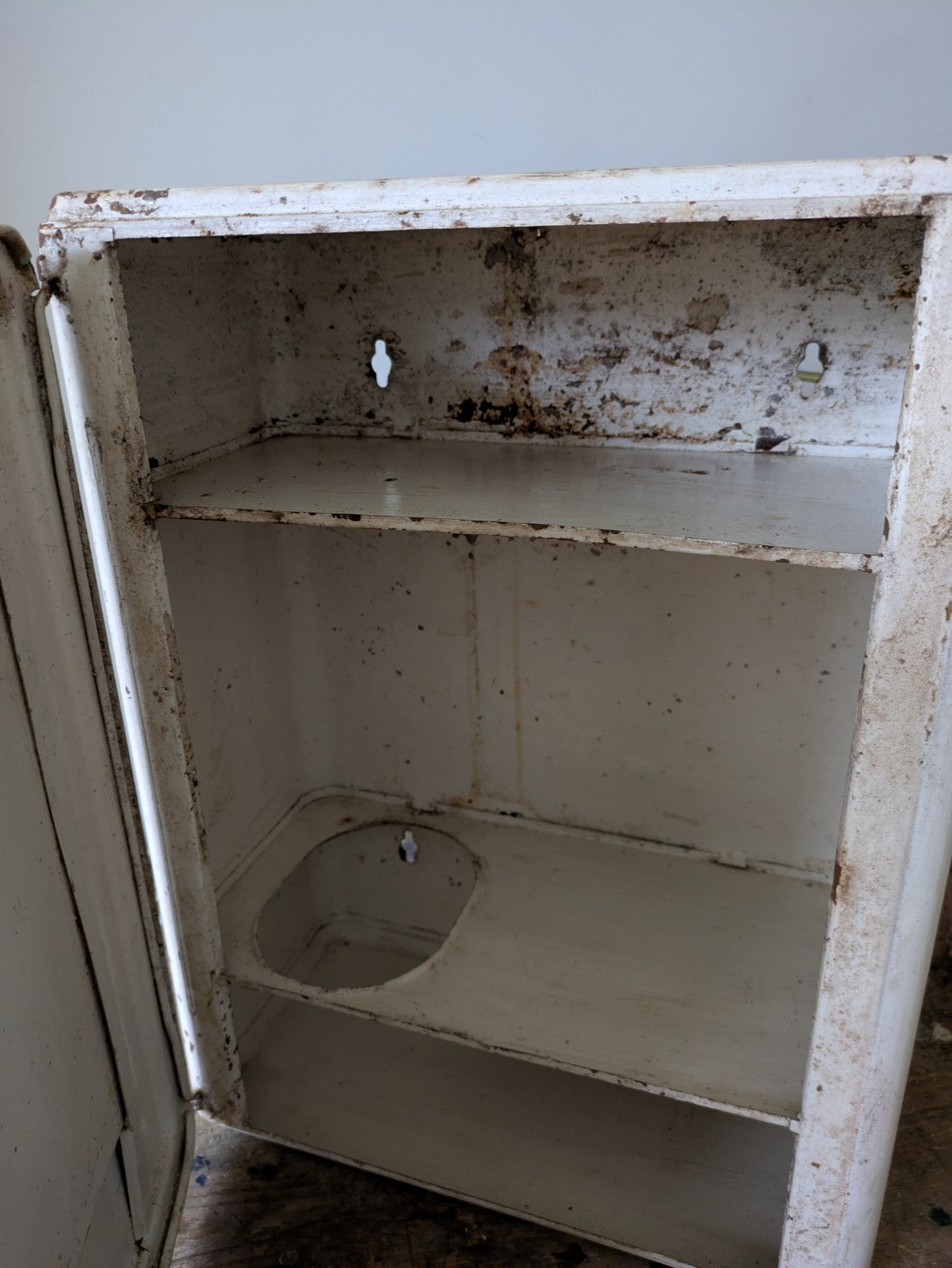 Vintage Mid-century Bathroom metal medical wall cabinet with mirror Retro White.